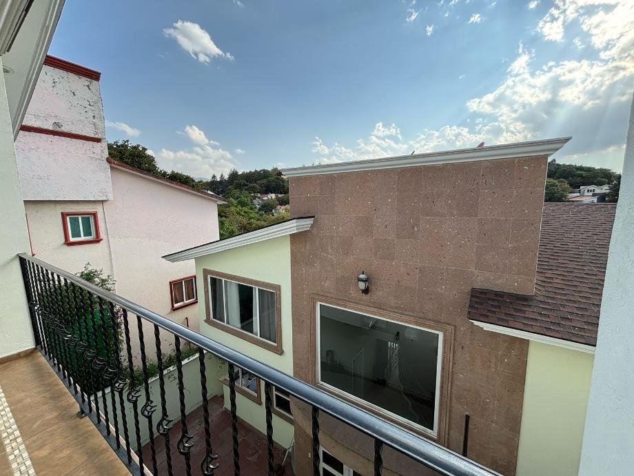 Atizapán de Zaragoza, Estado de méxico, 52938, Mexico, 8 Bedrooms Bedrooms, ,6 BathroomsBathrooms,Residential,For Sale,1746651