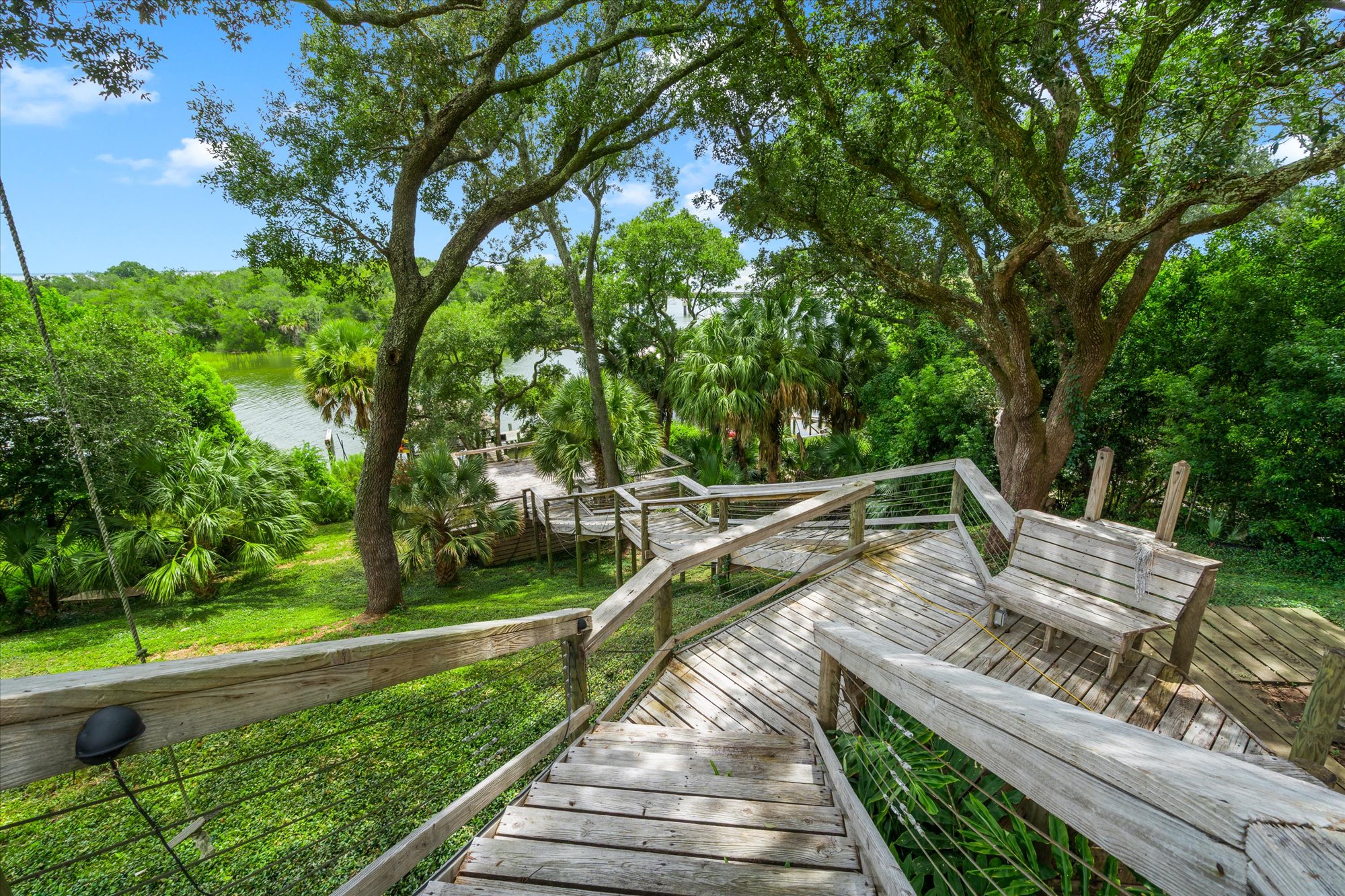  French Architecture on Bayou Texar - 物件實景