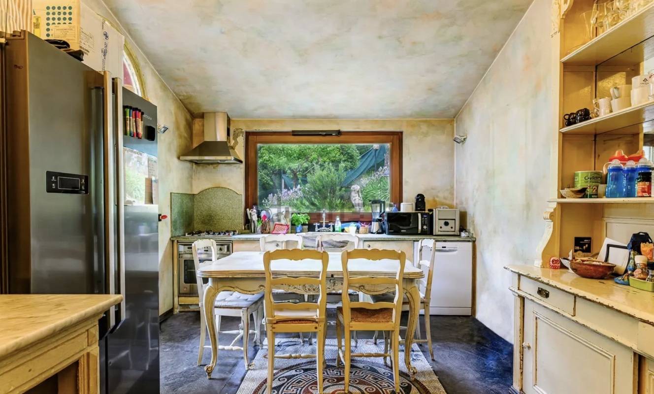 Prato, Prato, 50047, IT, 8 Bedrooms Bedrooms, ,6 BathroomsBathrooms,Residential,For Sale,1991549