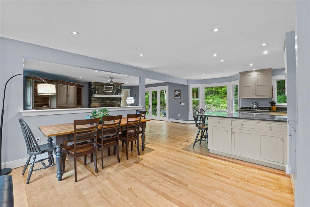 Stowe, Vermont, 05672, United States, 6 Bedrooms Bedrooms, ,4 BathroomsBathrooms,Residential,For Sale,1840743