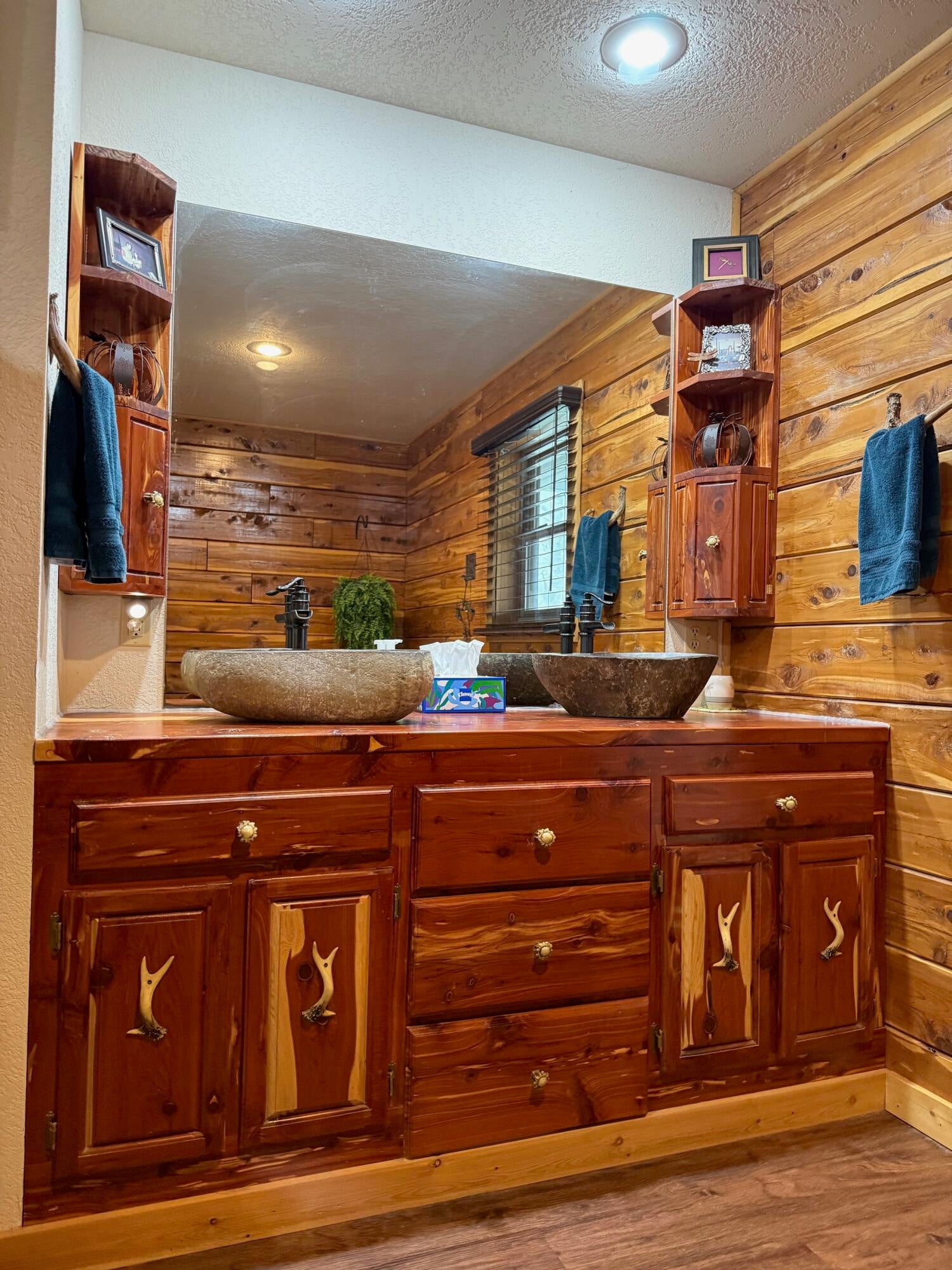 Norwood, Missouri, 65717, United States, 3 Bedrooms Bedrooms, ,3 BathroomsBathrooms,Residential,For Sale,2005497