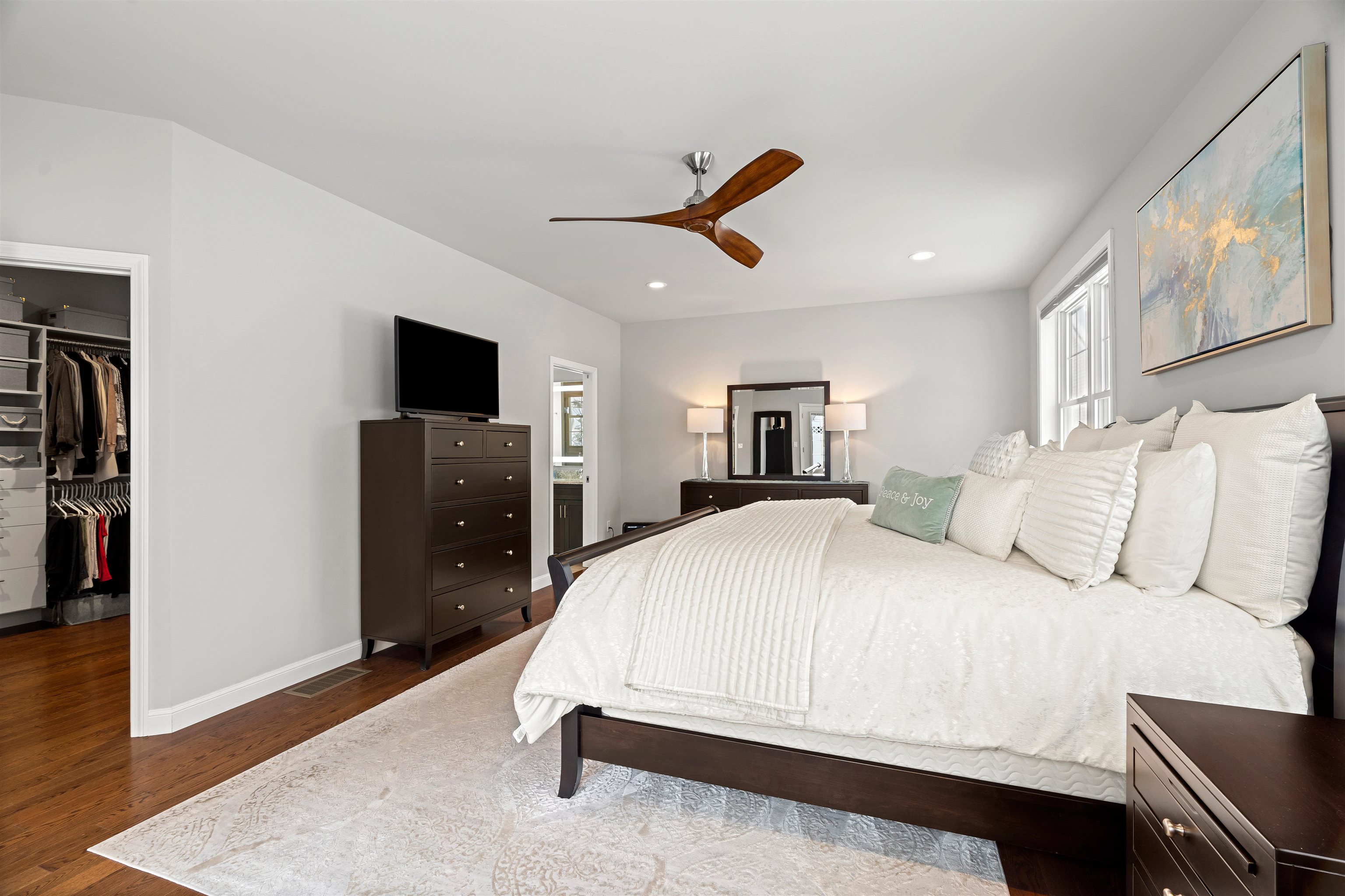 Manchester, New Hampshire, 03102, United States, 3 Bedrooms Bedrooms, ,3 BathroomsBathrooms,Residential,For Sale,2003193