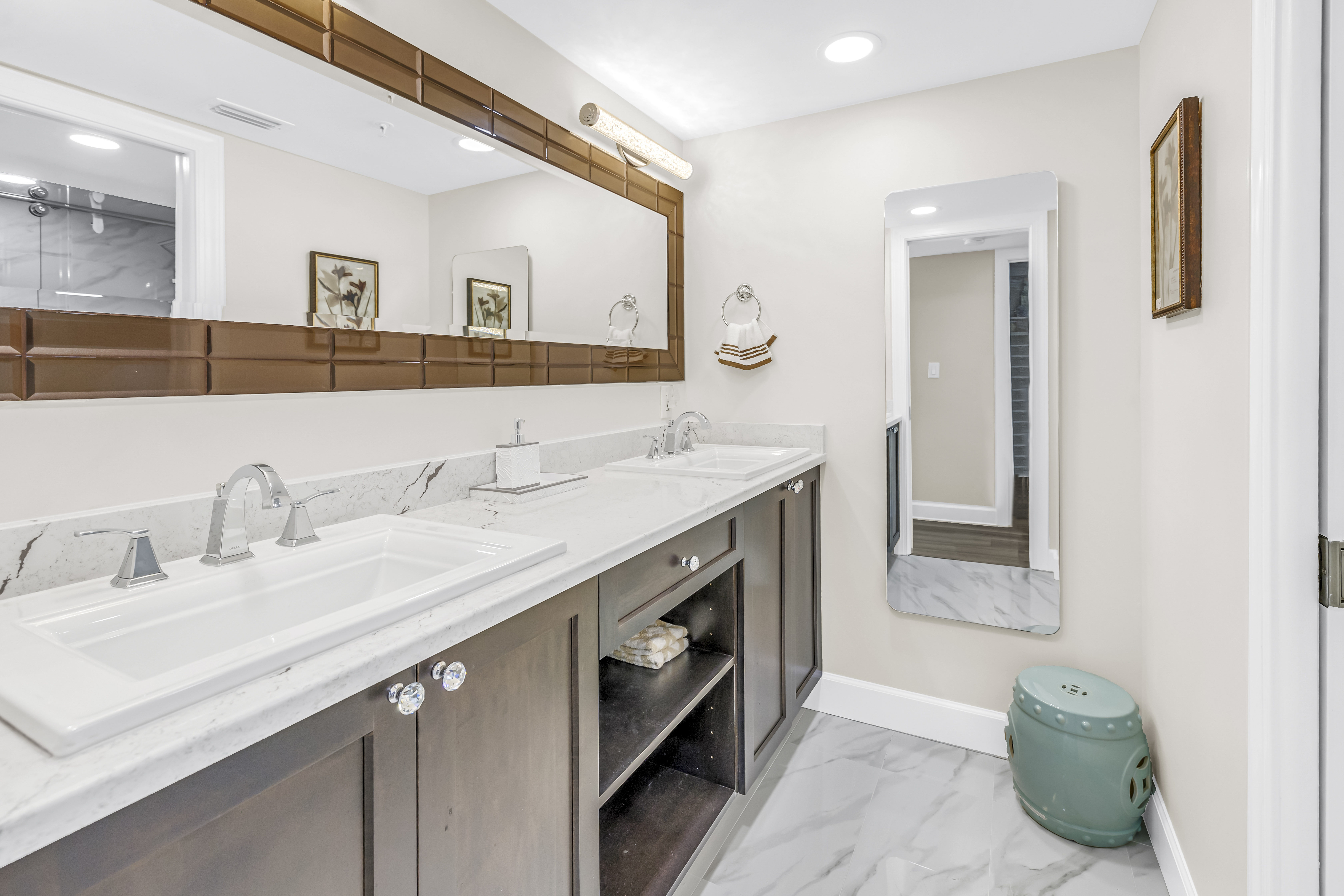 Madeira Beach, Florida, 33708, United States, 3 Bedrooms Bedrooms, ,2 BathroomsBathrooms,Residential,For Sale,2008549