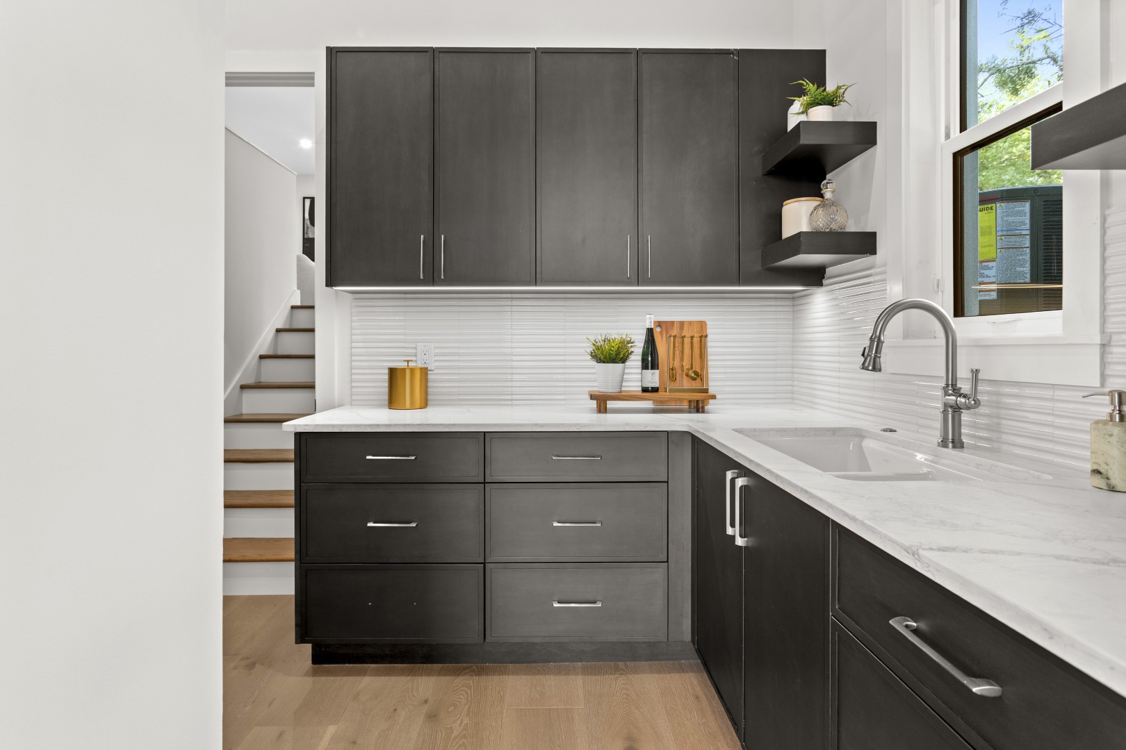 Tampa, Florida, 33629, United States, 5 Bedrooms Bedrooms, ,7 BathroomsBathrooms,Residential,For Sale,1993853