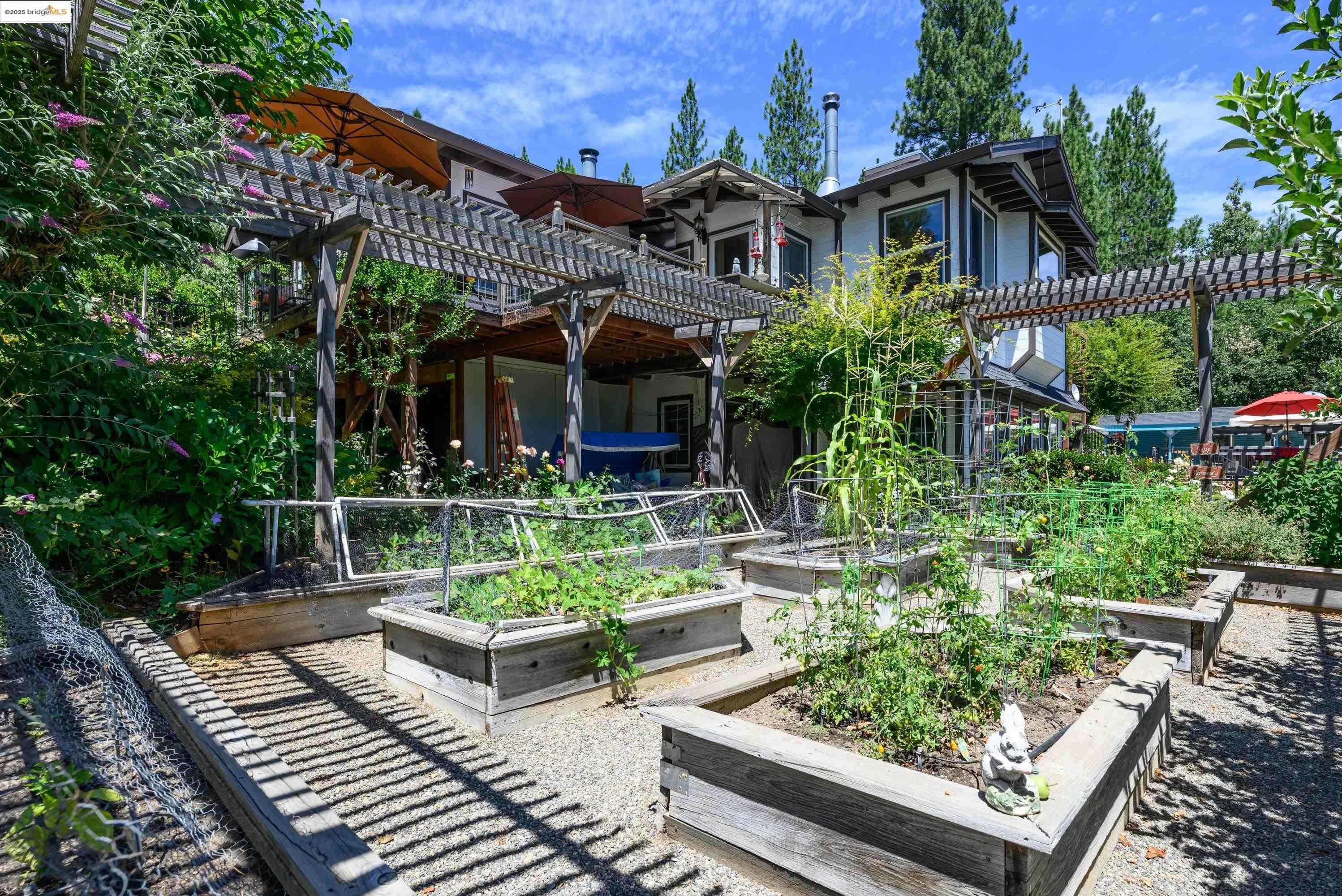 Twain Harte, California, 95383, United States, 3 Bedrooms Bedrooms, ,5 BathroomsBathrooms,Residential,For Sale,1900686