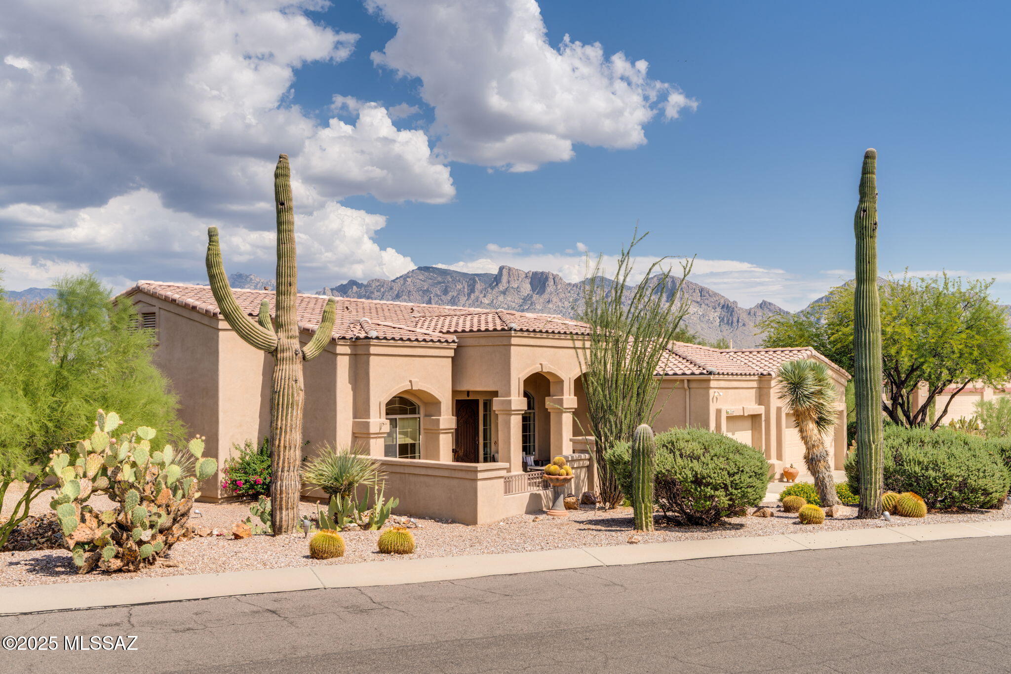Oro Valley, Arizona, 85755, United States, 3 Bedrooms Bedrooms, ,2 BathroomsBathrooms,Residential,For Sale,1919656