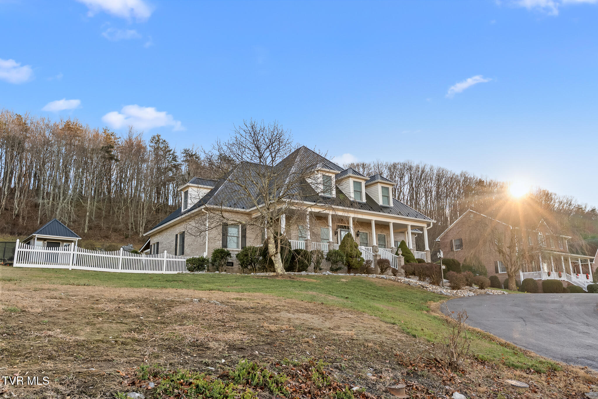 Wytheville, Virginia, 24382, United States, 4 Bedrooms Bedrooms, ,3 BathroomsBathrooms,Residential,For Sale,2005491