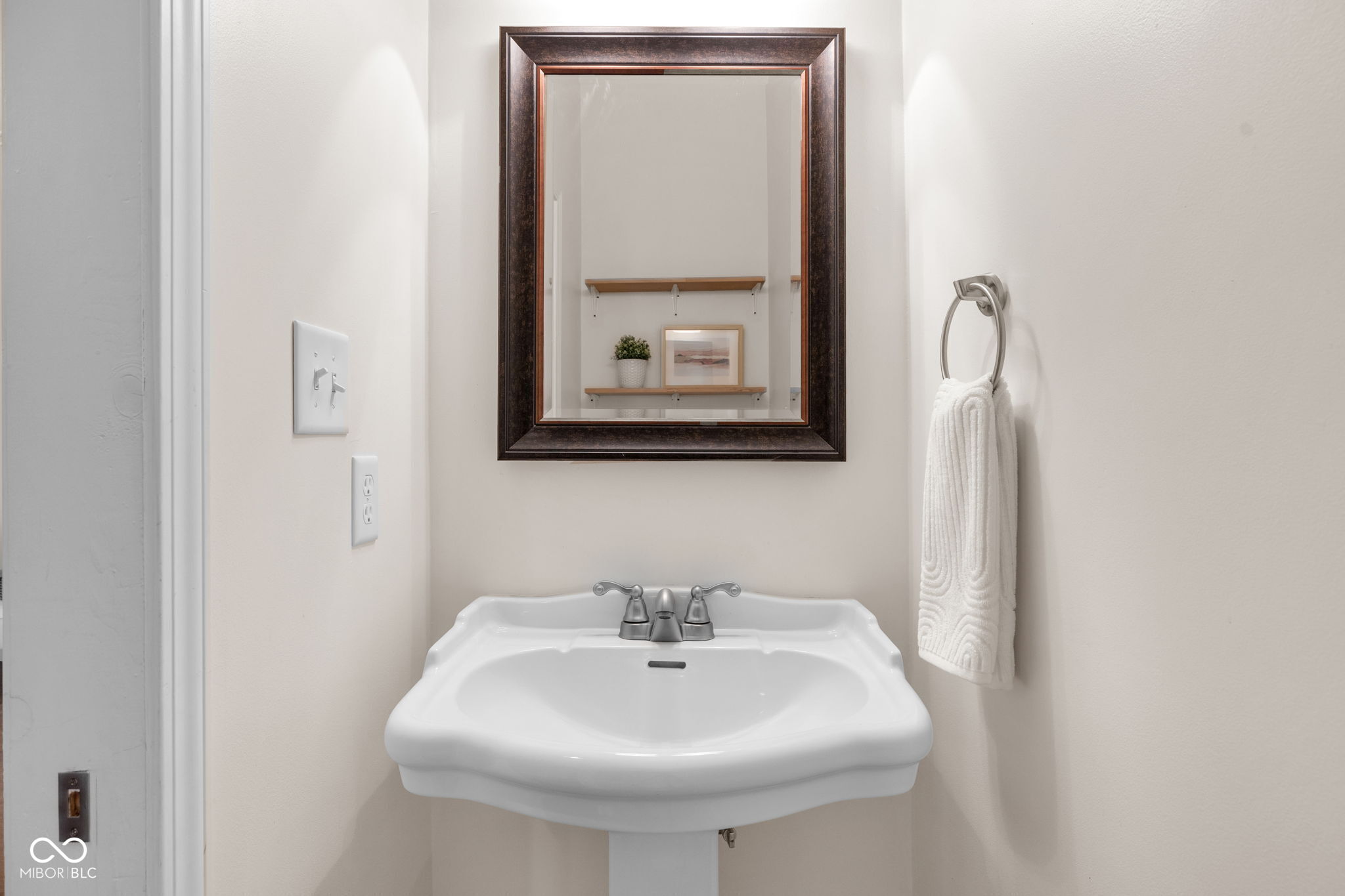 Indianapolis, Indiana, 46203, United States, ,Residential,For Sale,2010701