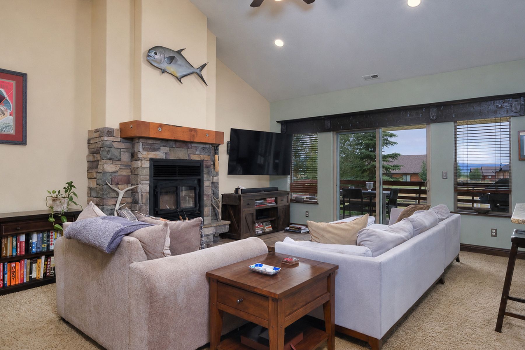  Charming Vaulted-Ceiling Ranch in River Meadows - 物件實景