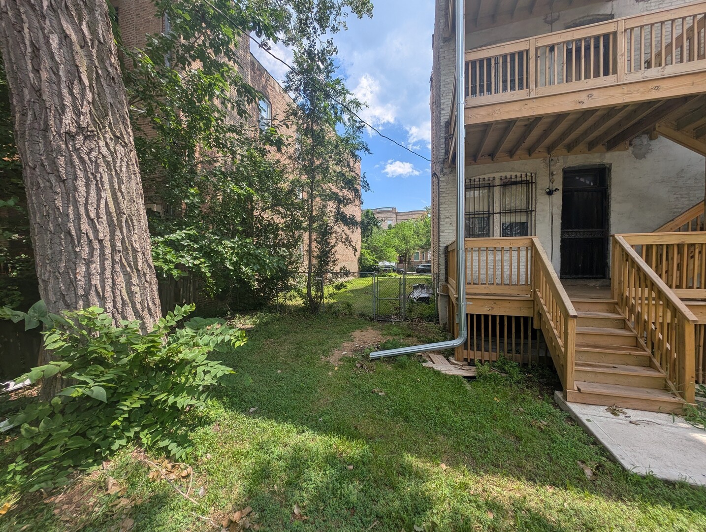 Chicago, Illinois, 60615, United States, 11 Bedrooms Bedrooms, ,Residential,For Sale,1938709