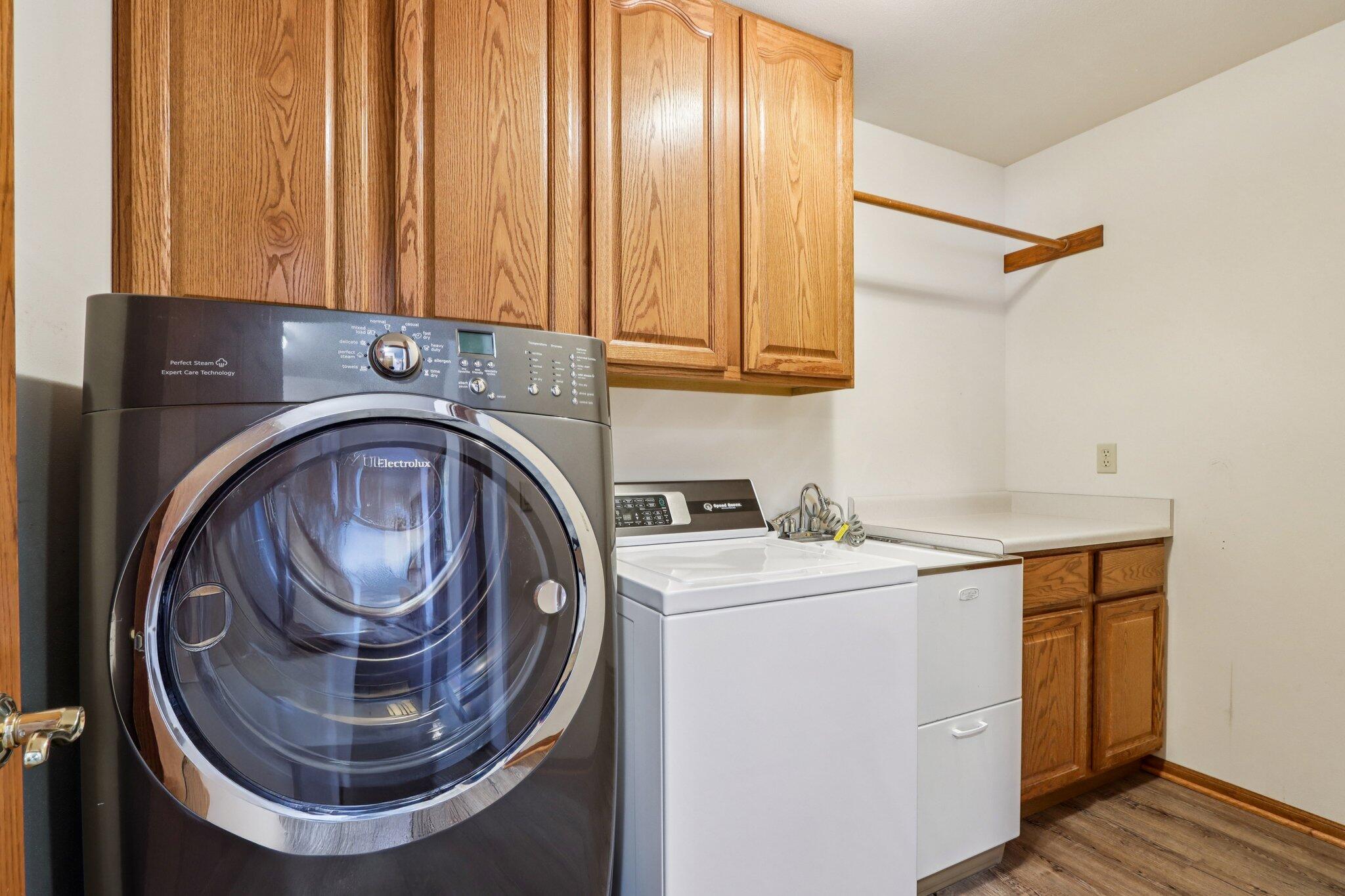 Muskego, Wisconsin, 53150, United States, 3 Bedrooms Bedrooms, ,3 BathroomsBathrooms,Residential,For Sale,2007813