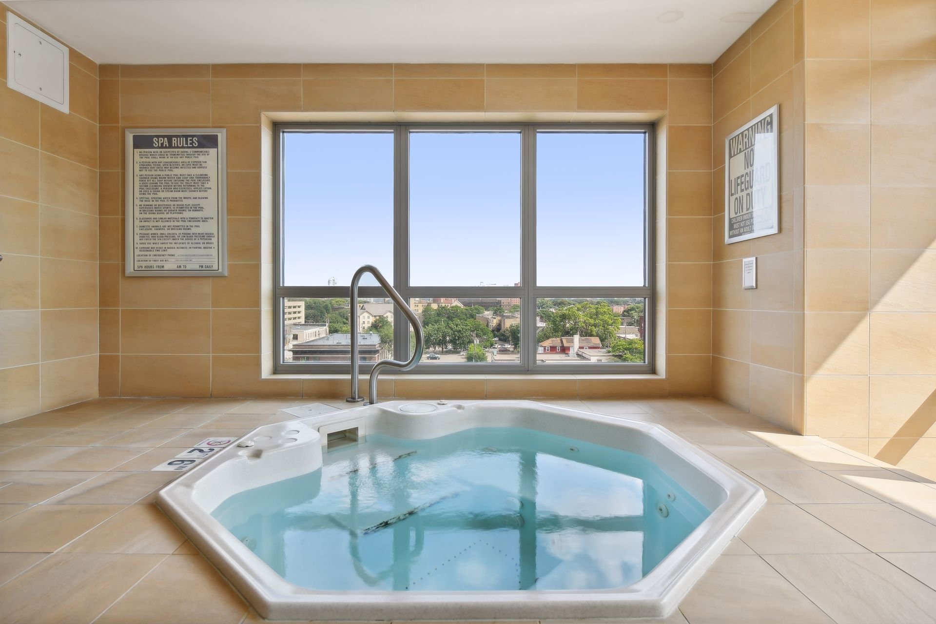  Skyline Views and Luxury Living in Vibrant Downtown Retreat - 物件實景