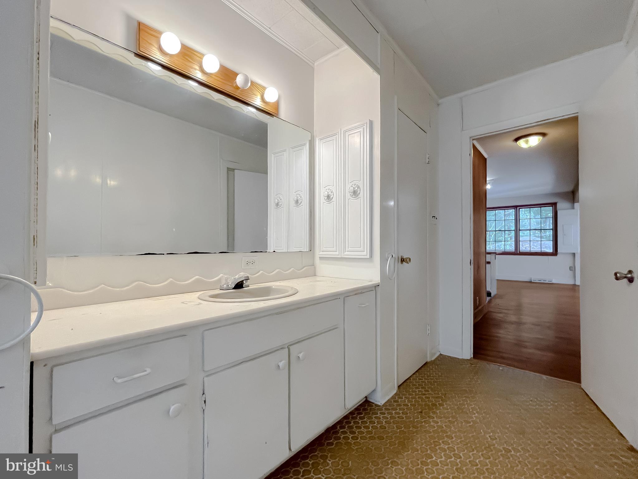 Hollywood, Maryland, 20636, United States, 3 Bedrooms Bedrooms, ,2 BathroomsBathrooms,Residential,For Sale,1977311