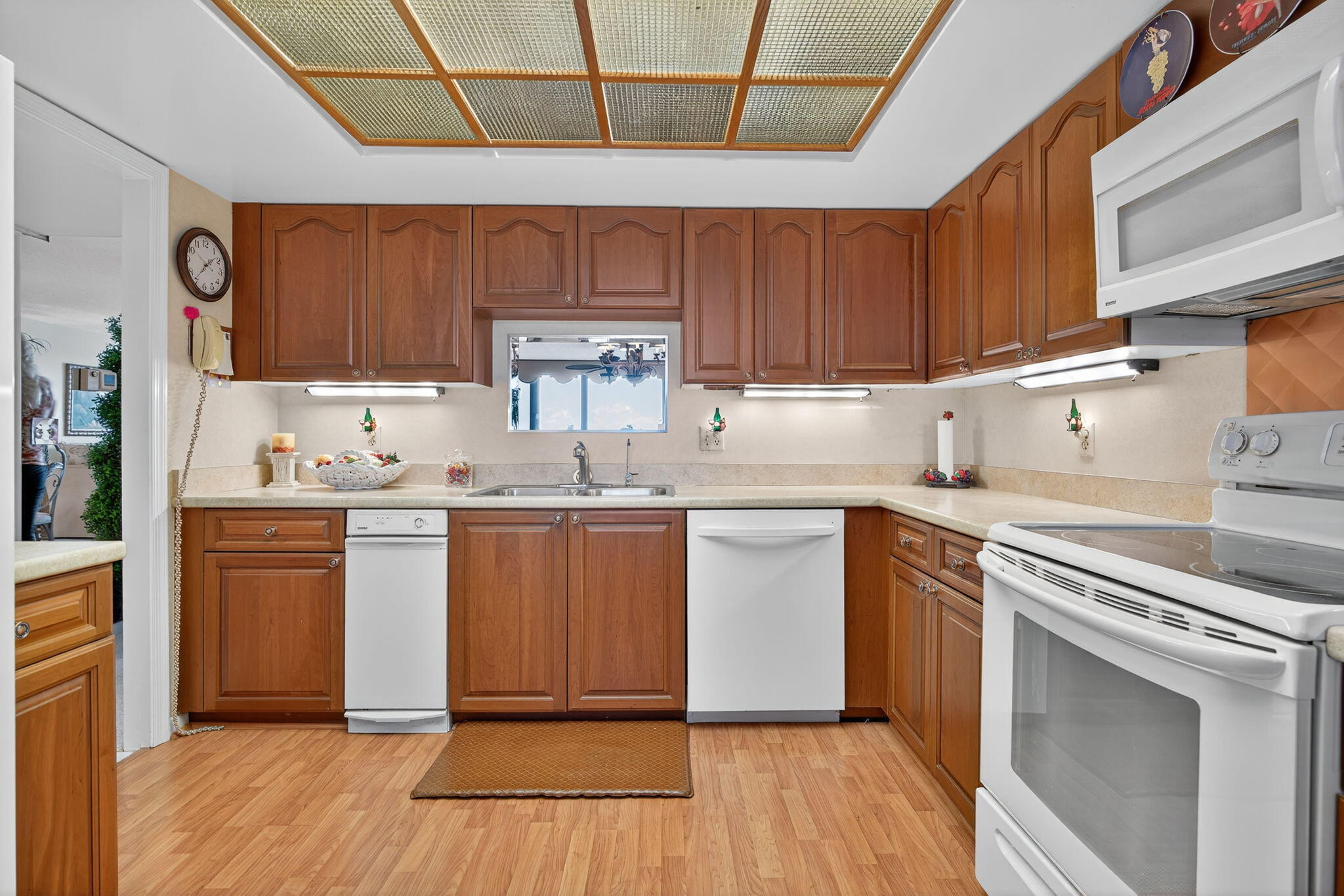 North Palm Beach, Florida, 33408, United States, 2 Bedrooms Bedrooms, ,2 BathroomsBathrooms,Residential,For Sale,1940741