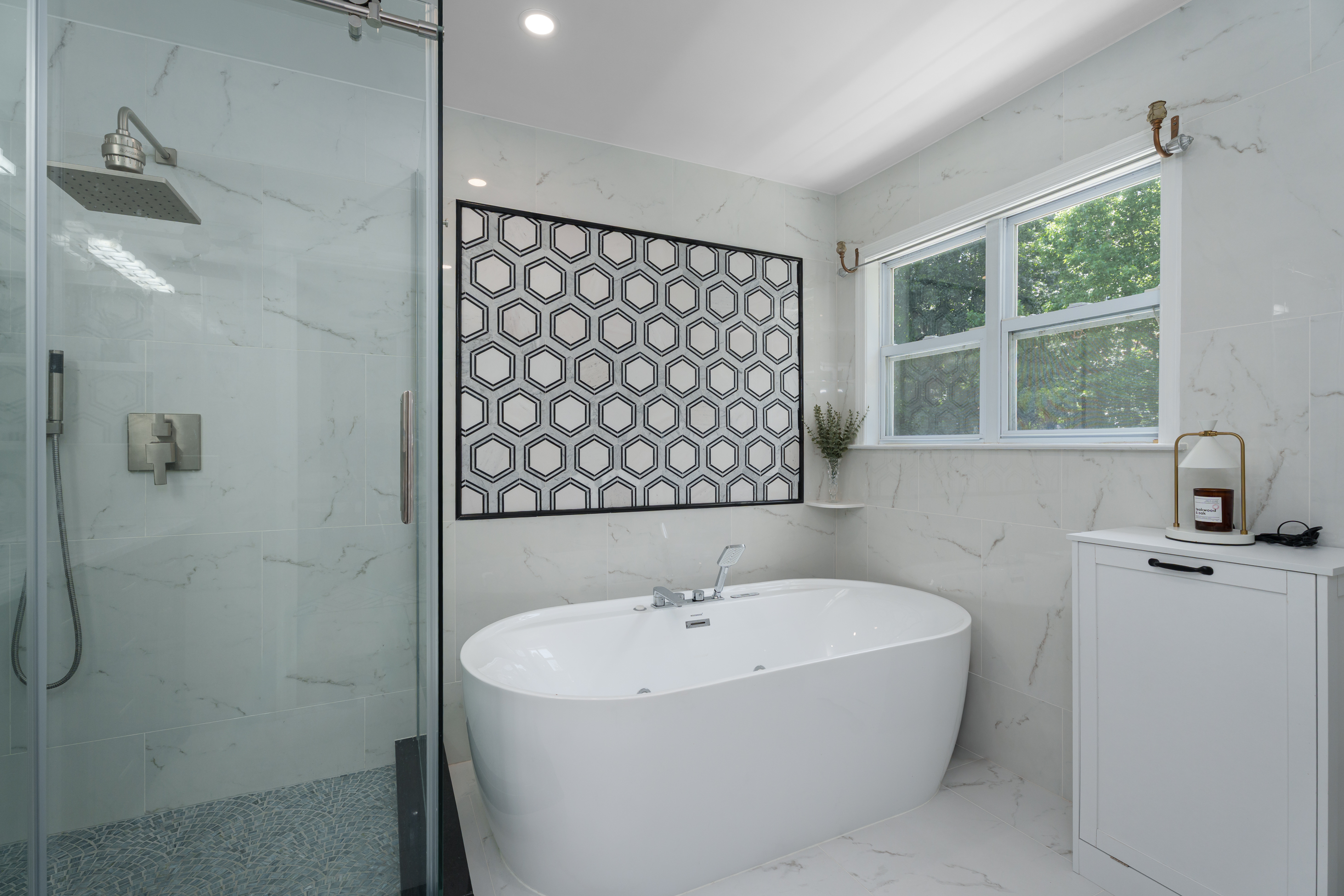  Bright Updated Kitchen, Bold New Bathrooms, Beautiful Setting - 物件實景