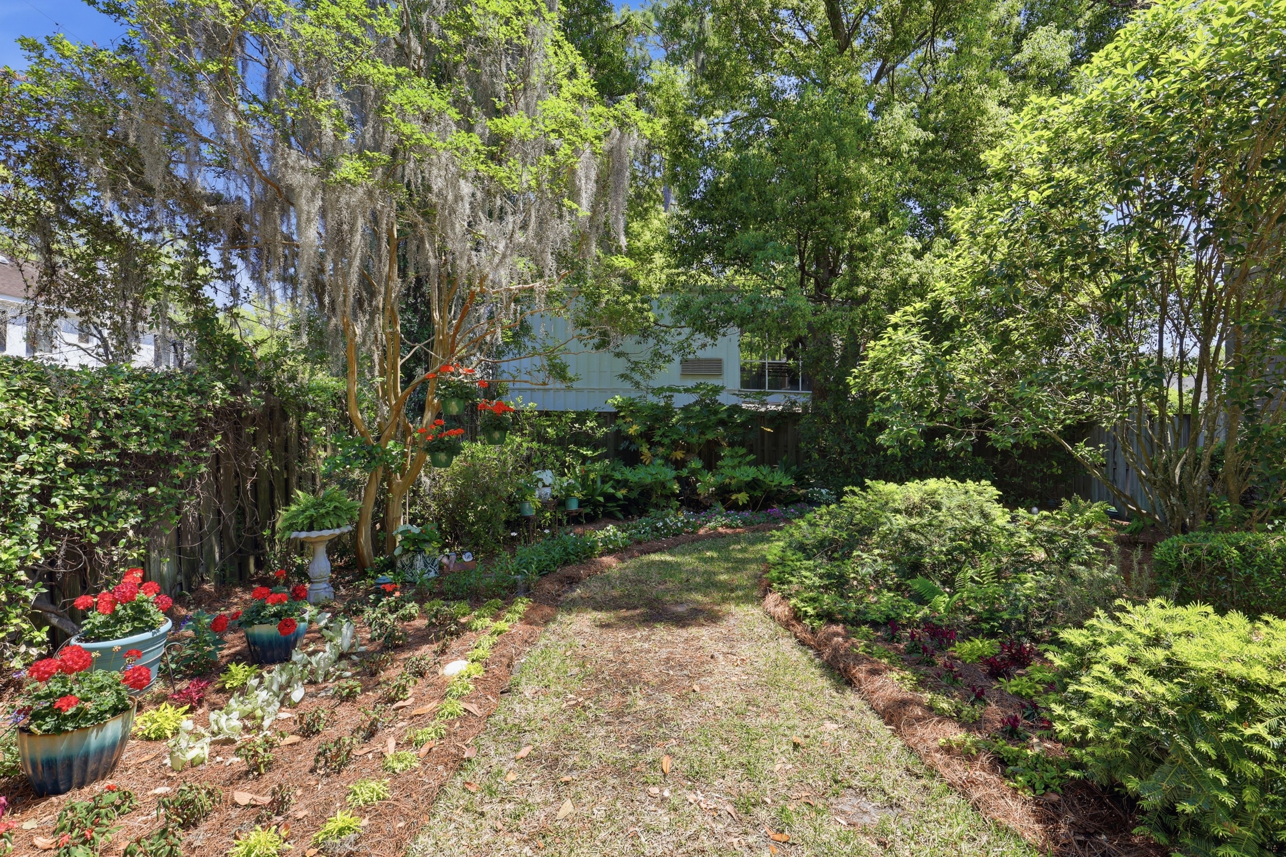  Prestigious Home in Ardsley Park Featured in Southern Living Magazine - 物件實景