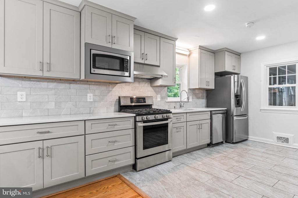 Falls Church, Virginia, 22043, United States, 5 Bedrooms Bedrooms, ,3 BathroomsBathrooms,Residential,For Sale,1977846