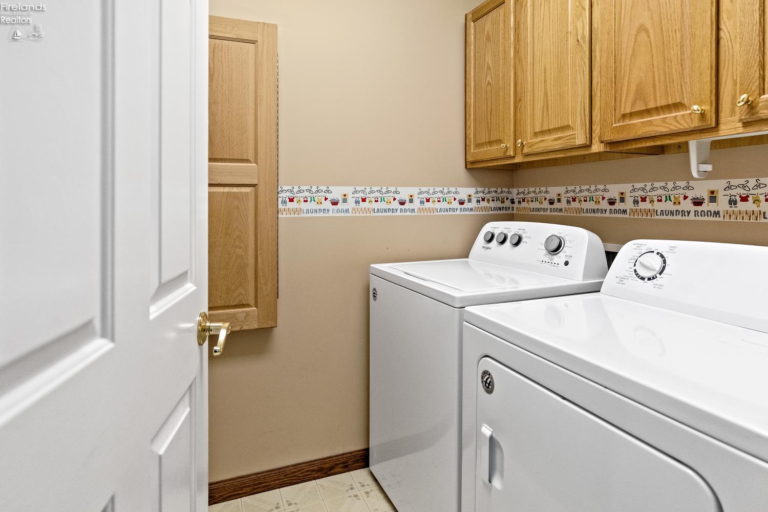 Port Clinton, Ohio, 43452, United States, 3 Bedrooms Bedrooms, ,3 BathroomsBathrooms,Residential,For Sale,1921472