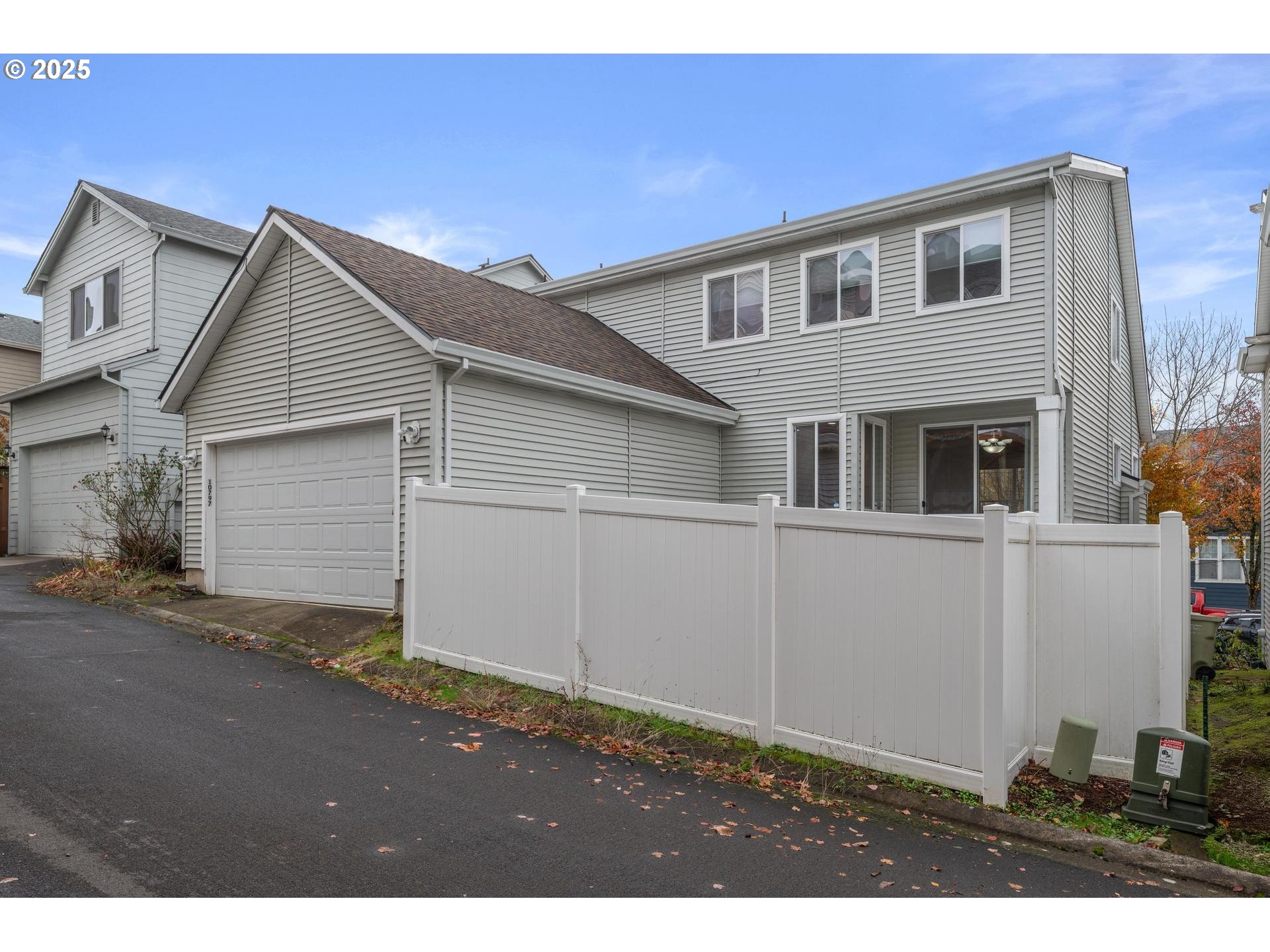 Portland, Oregon, 97225, United States, 3 Bedrooms Bedrooms, ,2 BathroomsBathrooms,Residential,For Sale,1995924