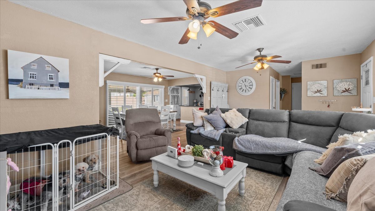 Ontario, California, 91762, United States, 3 Bedrooms Bedrooms, ,2 BathroomsBathrooms,Residential,For Sale,2012537