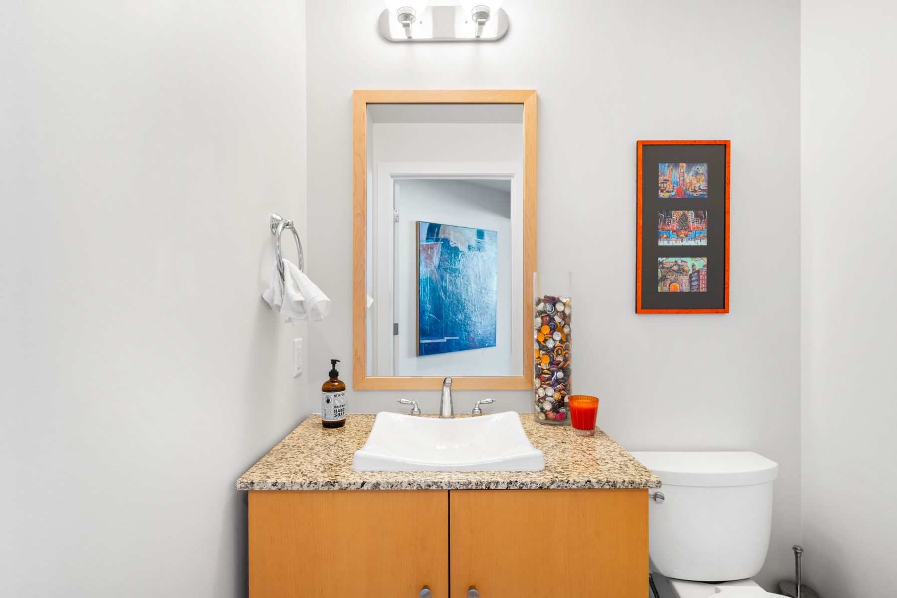  Two Parking Spaces and One of Largest Living/Dining Spaces Downtown - 物件實景