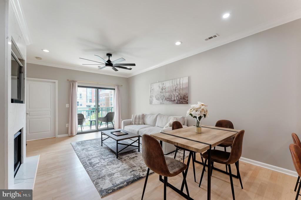 Reston, Virginia, 20190, United States, 2 Bedrooms Bedrooms, ,2 BathroomsBathrooms,Residential,For Sale,1904238