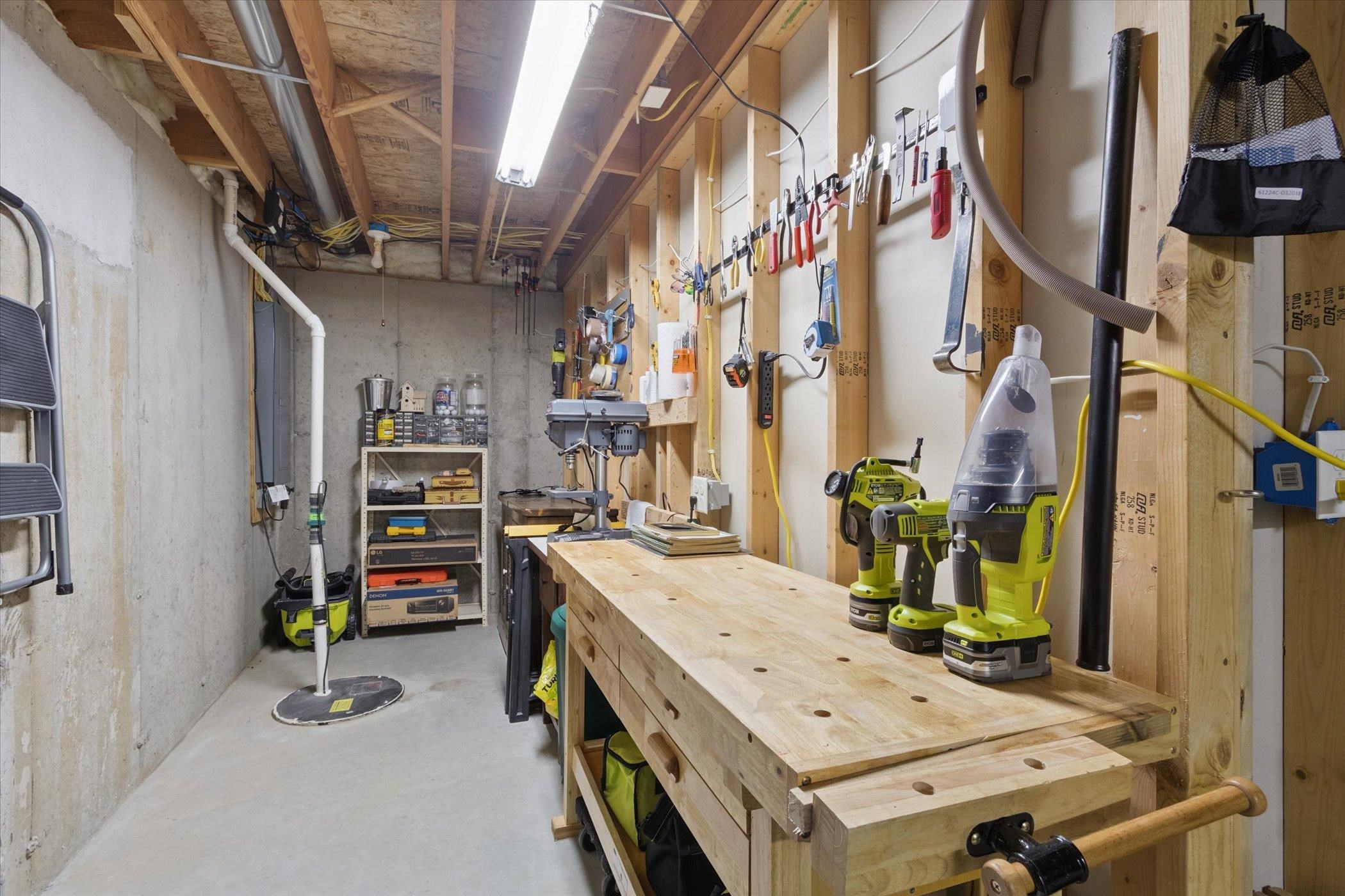 Janesville, Wisconsin, 53546, United States, 3 Bedrooms Bedrooms, ,4 BathroomsBathrooms,Residential,For Sale,1978617