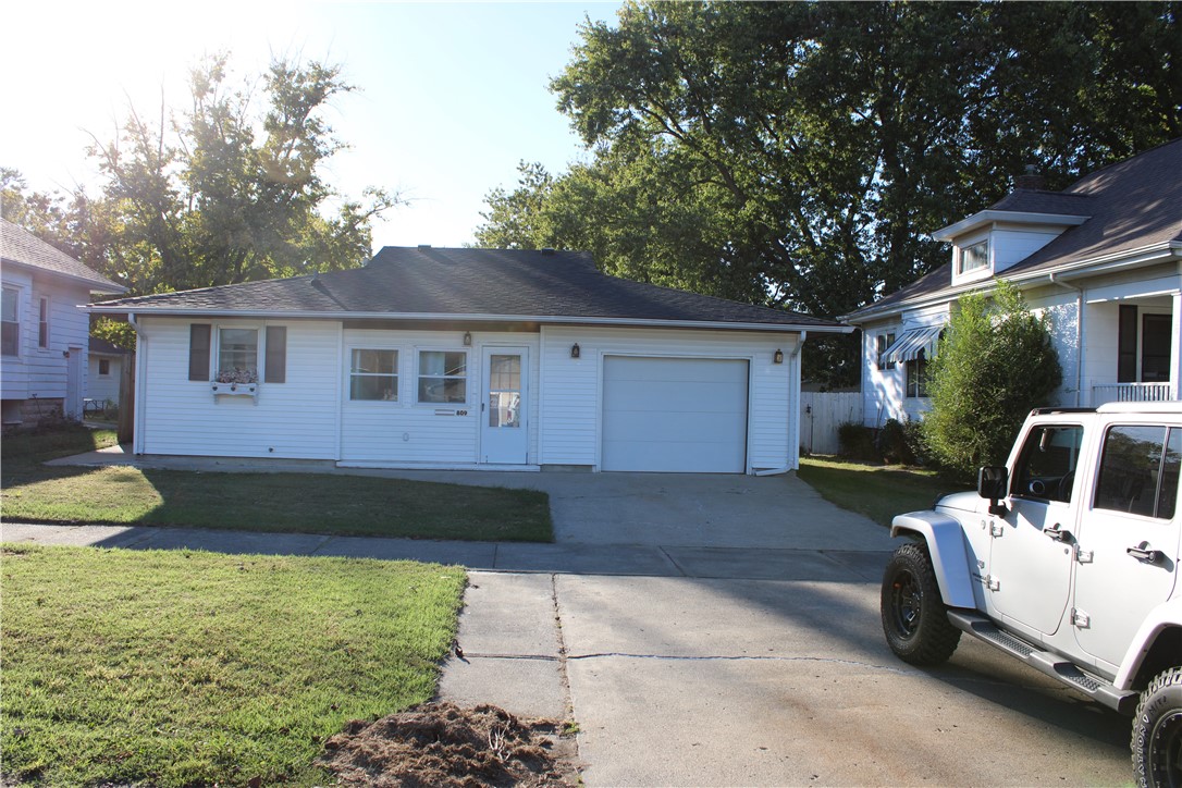 20th St, Mattoon, IL 61938