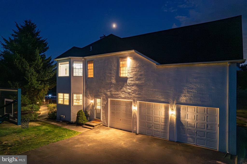 Newtown, Pennsylvania, 18940, United States, 4 Bedrooms Bedrooms, ,4 BathroomsBathrooms,Residential,For Sale,1941043