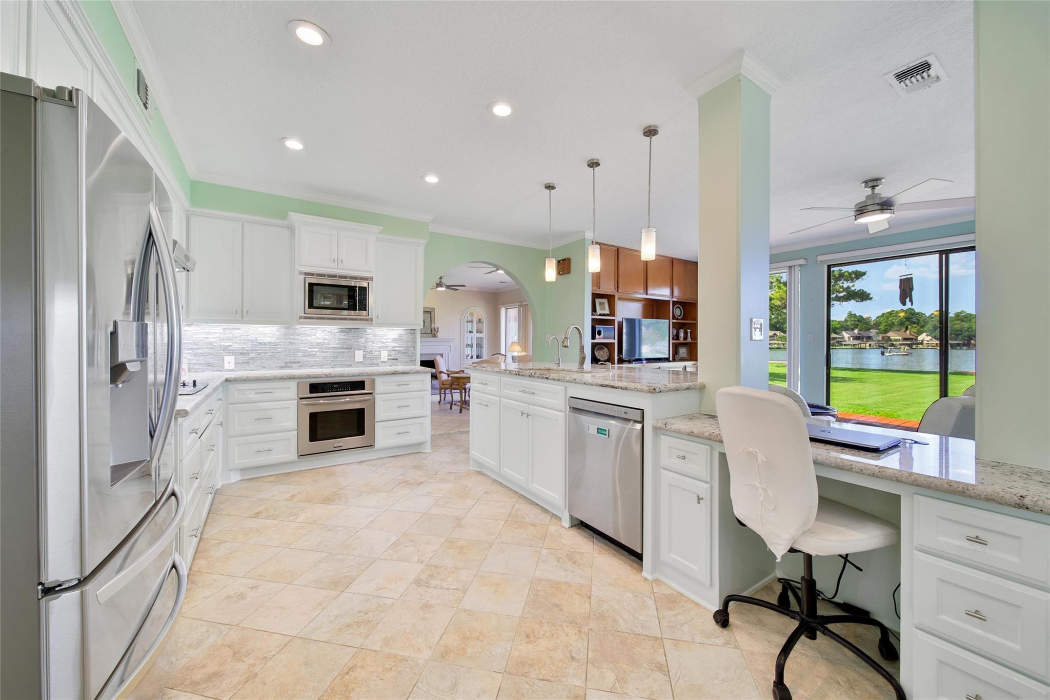 Conroe, Texas, 77356, United States, 3 Bedrooms Bedrooms, ,4 BathroomsBathrooms,Residential,For Sale,1974548