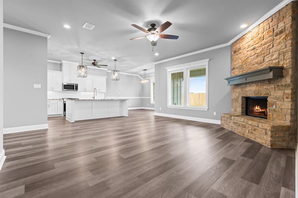 Robinson, Texas, 76706, United States, 4 Bedrooms Bedrooms, ,3 BathroomsBathrooms,Residential,For Sale,1805601