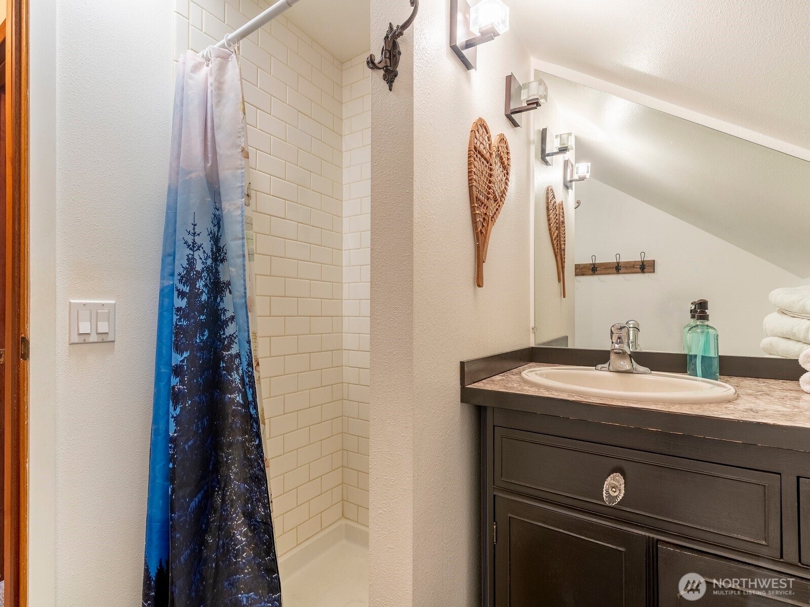 Leavenworth, Washington, 98826, United States, 2 Bedrooms Bedrooms, ,1 BathroomBathrooms,Residential,For Sale,1785099