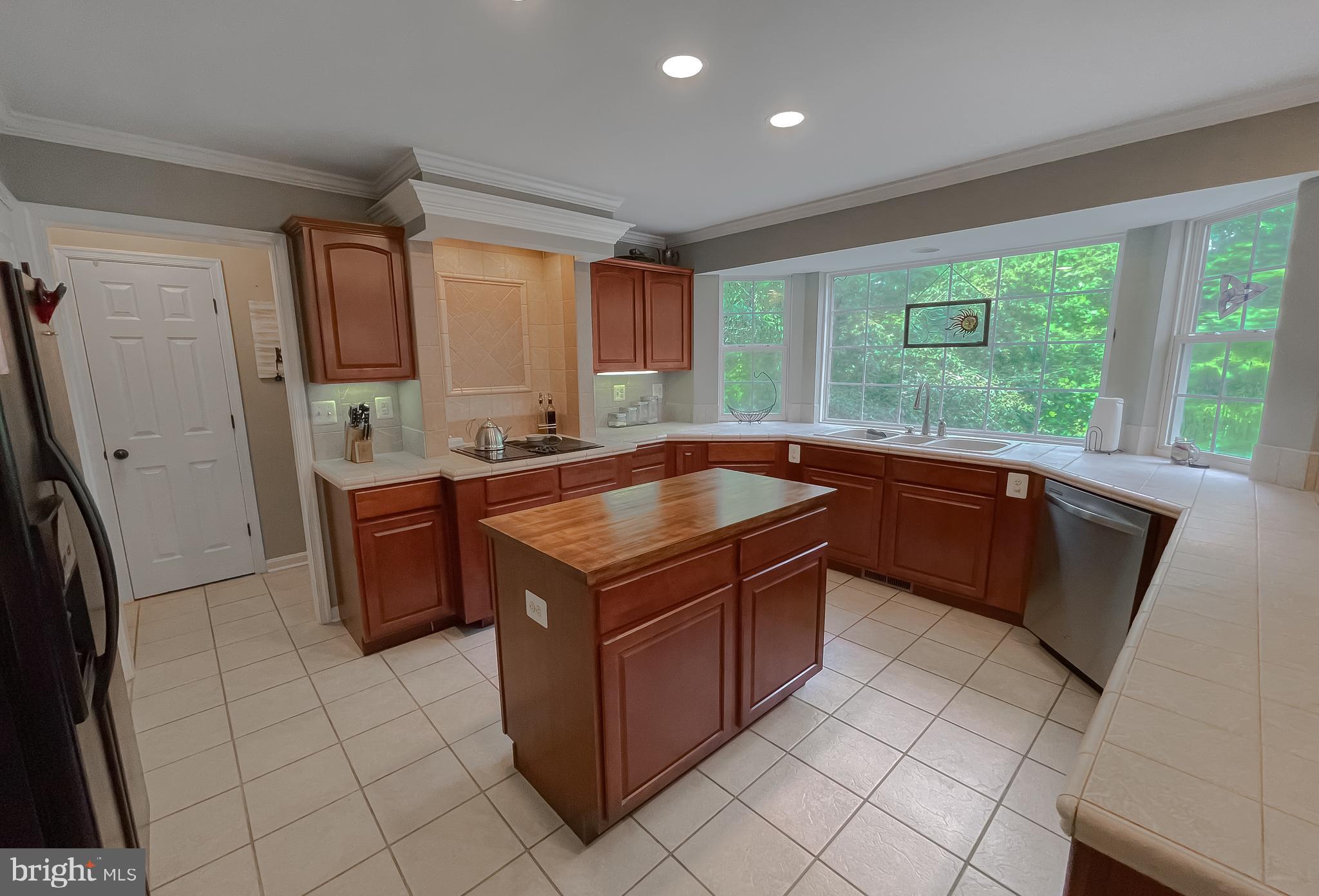 Callaway, Maryland, 20620, United States, 6 Bedrooms Bedrooms, ,5 BathroomsBathrooms,Residential,For Sale,1943056