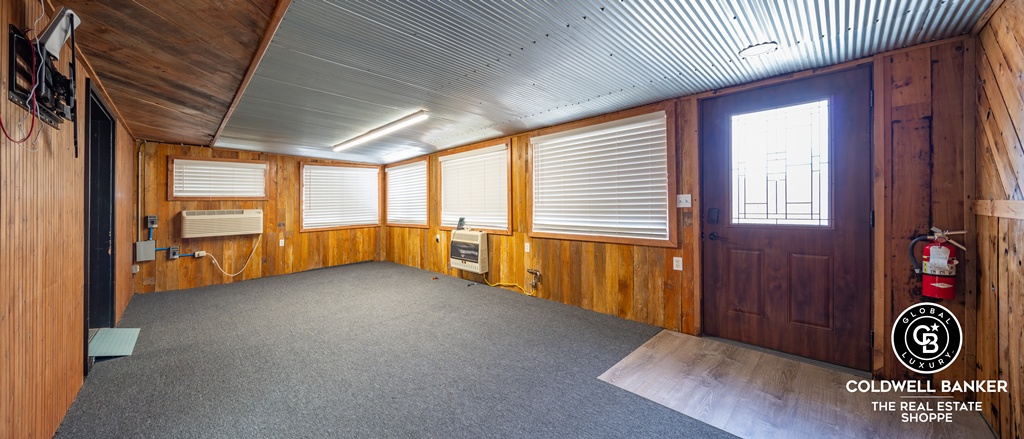 Garden City, Kansas, 67846, United States, 4 Bedrooms Bedrooms, ,Residential,For Sale,2003039