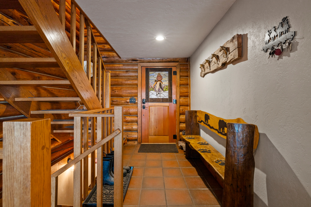 CHILOQUIN, Oregon, 97624, United States, 3 Bedrooms Bedrooms, ,3 BathroomsBathrooms,Residential,For Sale,1974697