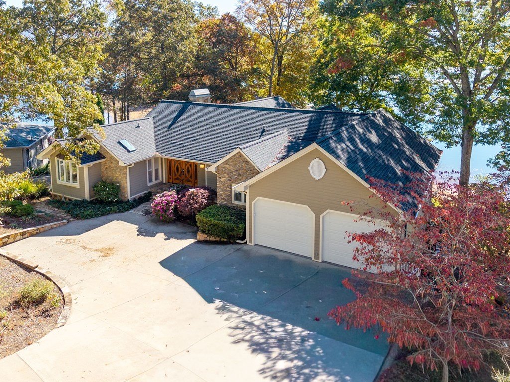 Hiawassee, Georgia, 30546, United States, 3 Bedrooms Bedrooms, ,4 BathroomsBathrooms,Residential,For Sale,1978454