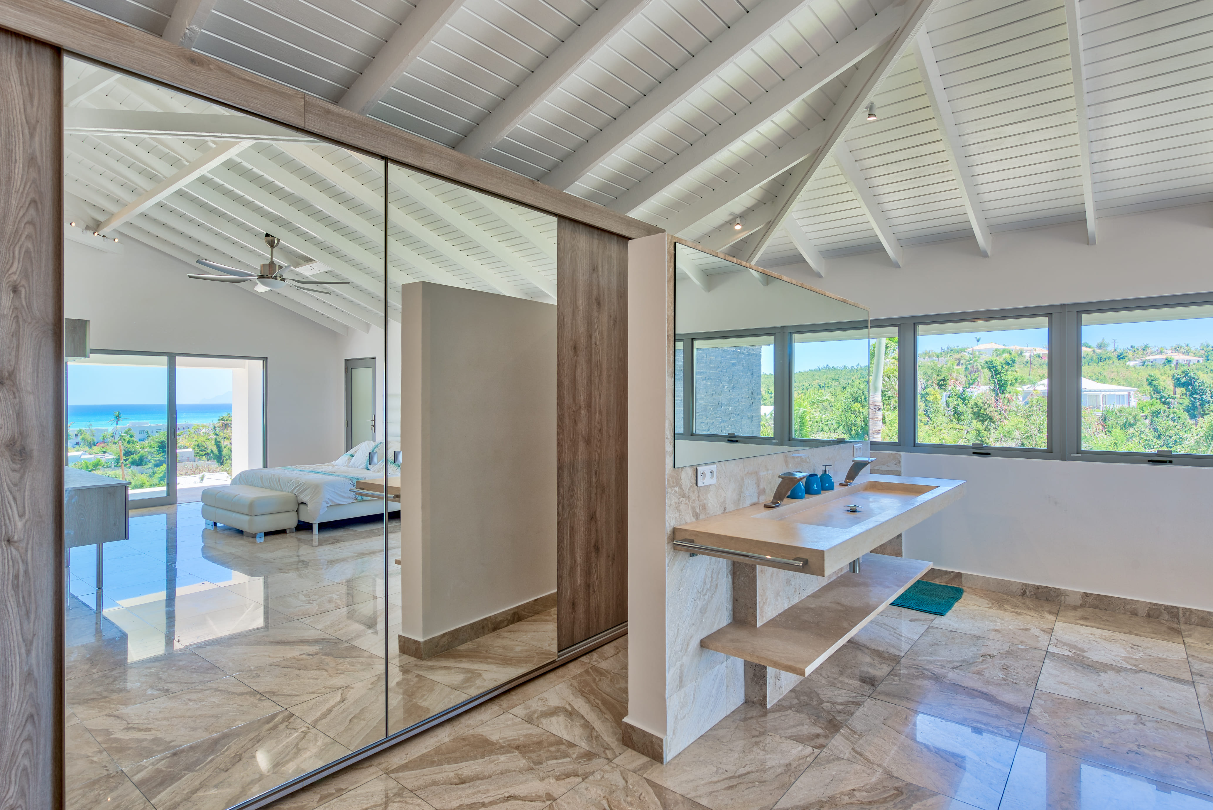  5 Bedroom Terres Basses Estate - 物件實景