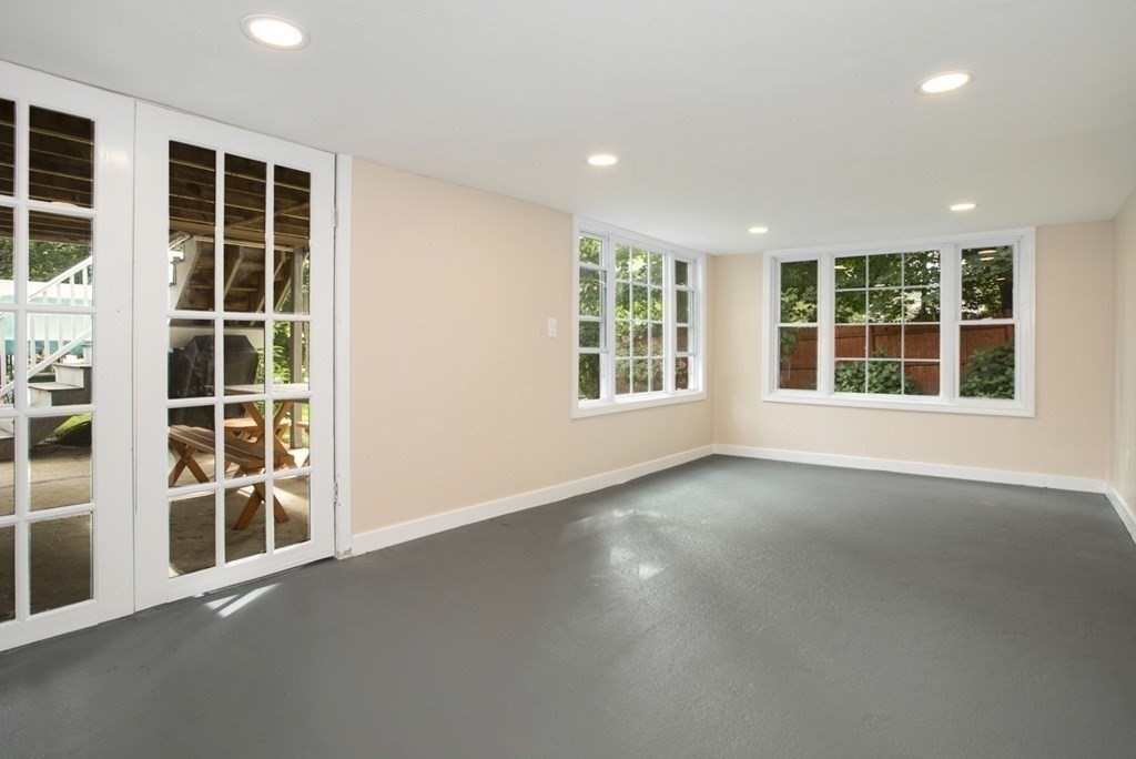 Peabody, Massachusetts, 01960, United States, 3 Bedrooms Bedrooms, ,3 BathroomsBathrooms,Residential,For Sale,1878752
