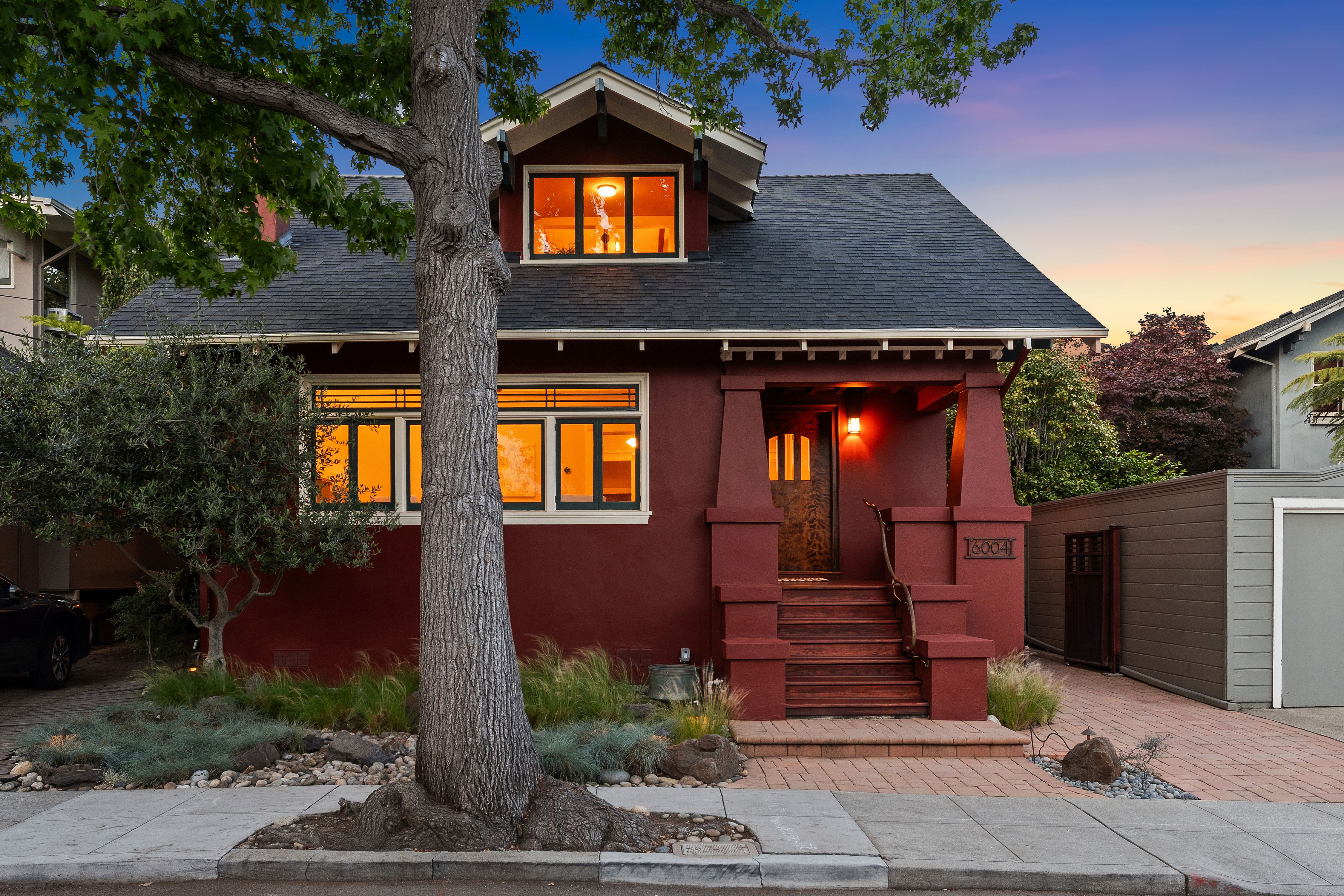  A True Rockridge Classic — Rich in Detail, Ready for Its Next Chapter - 物件實景