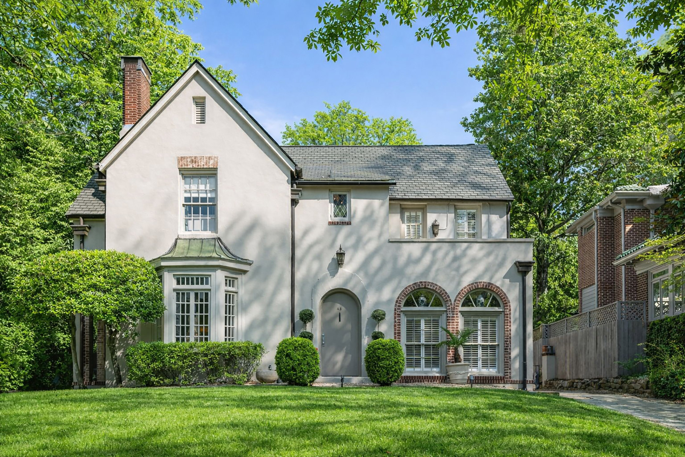  Timeless Ardmore Park Home Blends Classic Charm with Custom Renovations - 物件實景