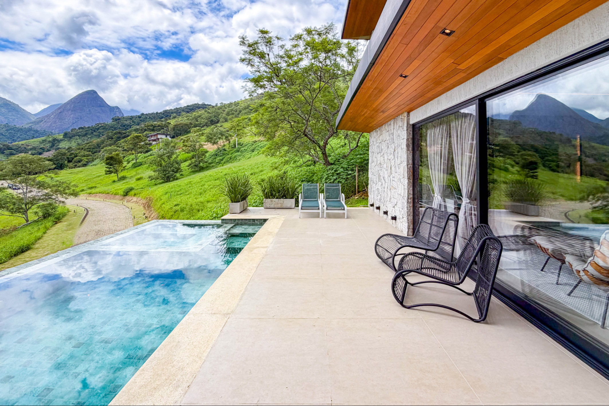  Contemporary residence with four suites in Fazenda Marambaia - 物件實景