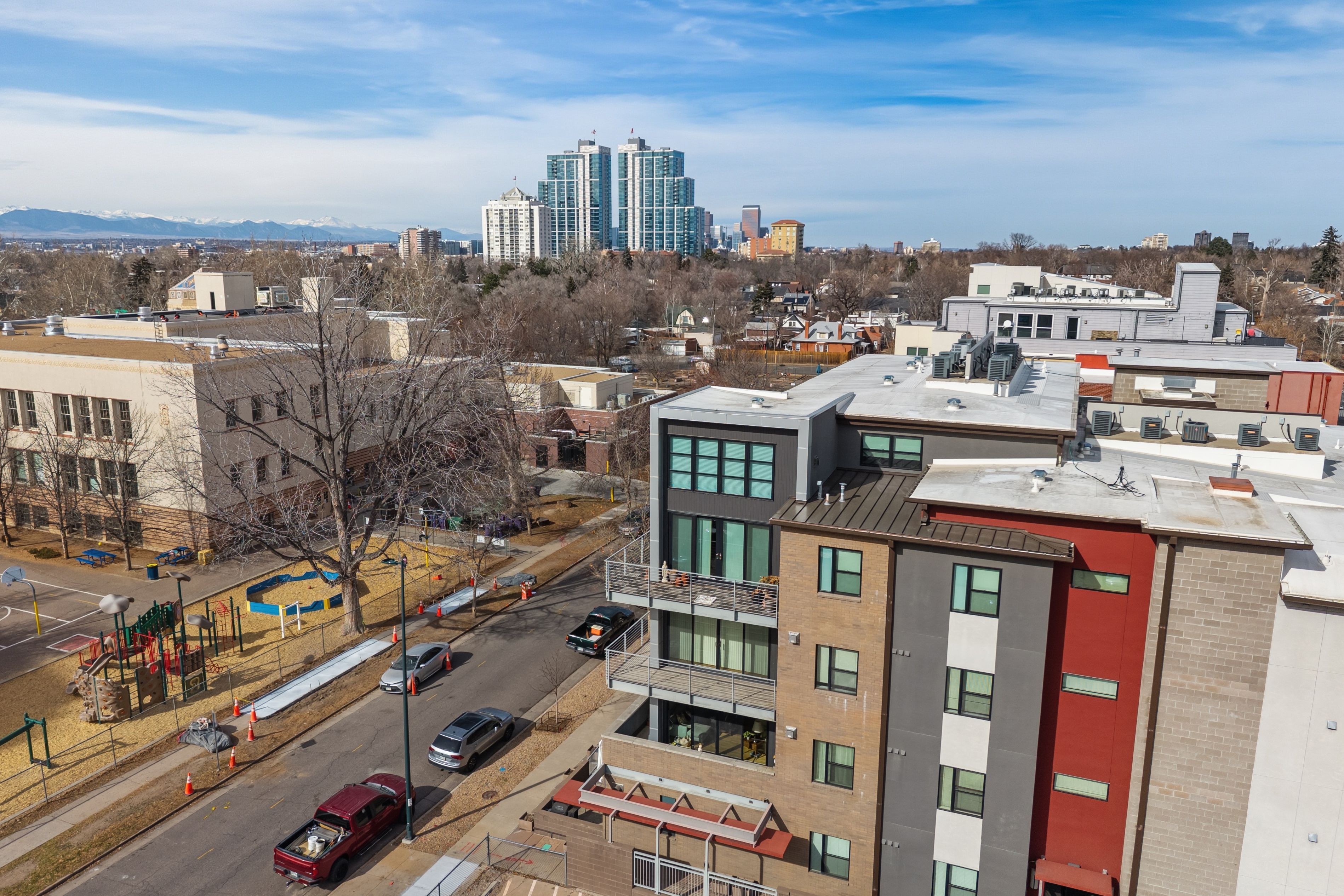  One-of-a-Kind Washington Park Retreat with Private Balcony - 物件實景