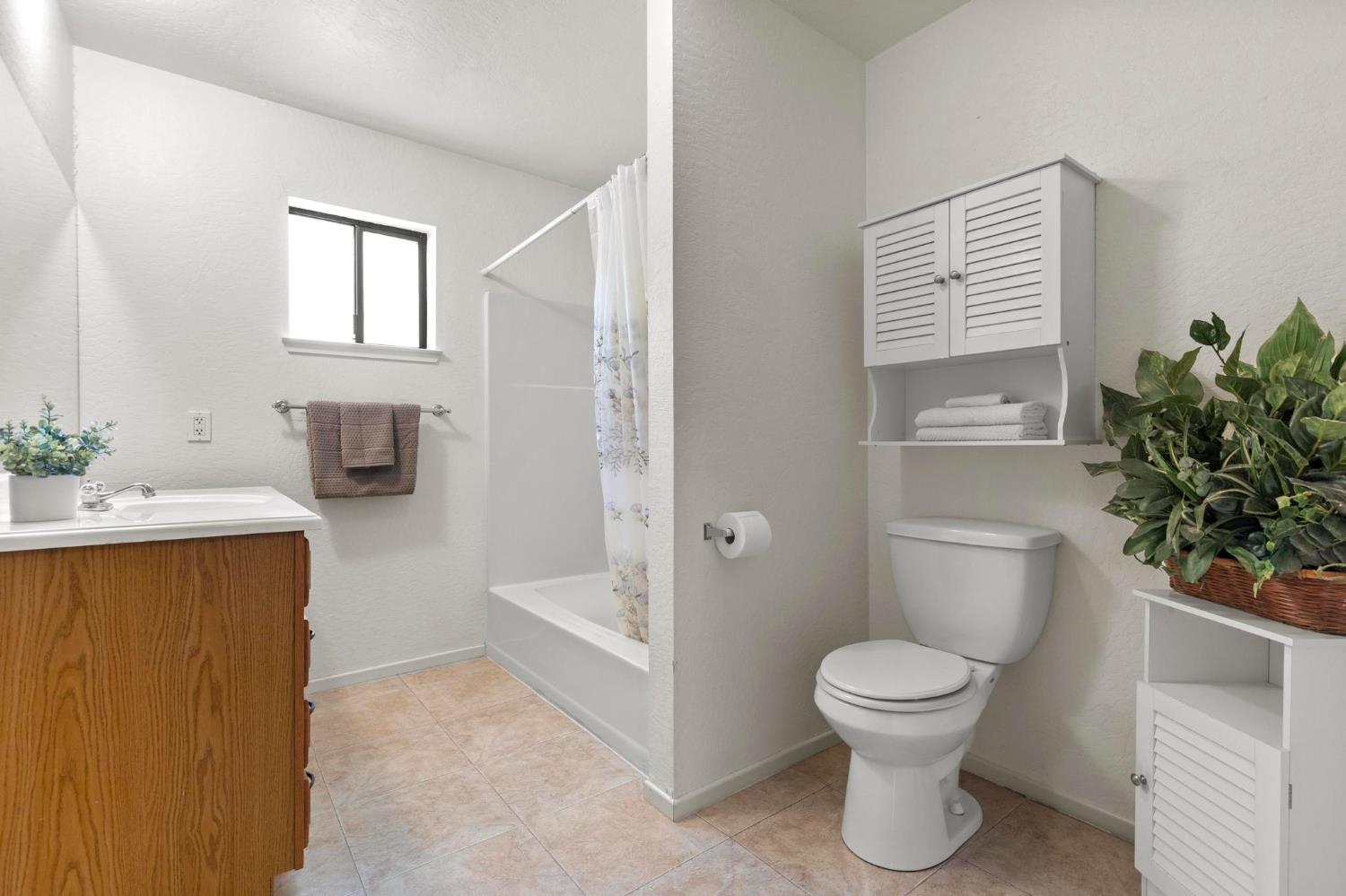 Marysville, California, 95901, United States, 2 Bedrooms Bedrooms, ,2 BathroomsBathrooms,Residential,For Sale,1927957