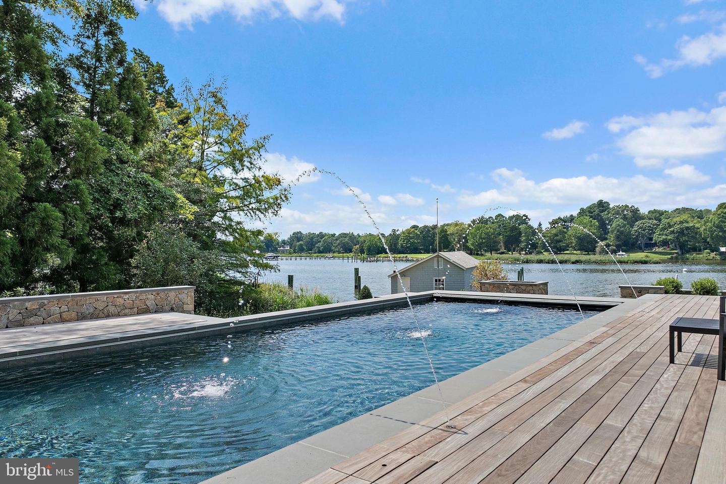 Annapolis, Maryland, 21403, United States, 4 Bedrooms Bedrooms, ,6 BathroomsBathrooms,Residential,For Sale,1940452