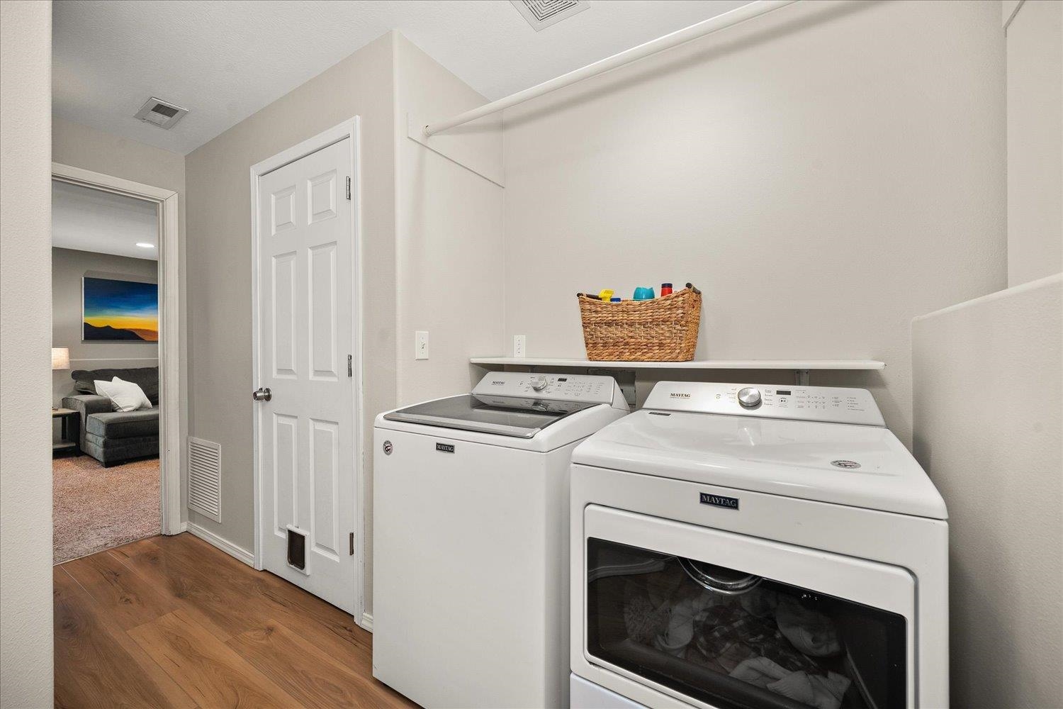 Spokane Valley, Washington, 99016, United States, 5 Bedrooms Bedrooms, ,3 BathroomsBathrooms,Residential,For Sale,1990389