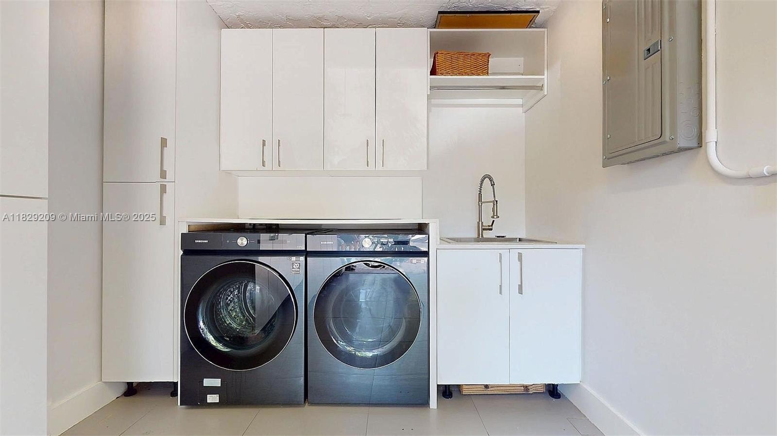 Coral Gables, Florida, 33134, United States, 4 Bedrooms Bedrooms, ,3 BathroomsBathrooms,Residential,For Sale,1976350