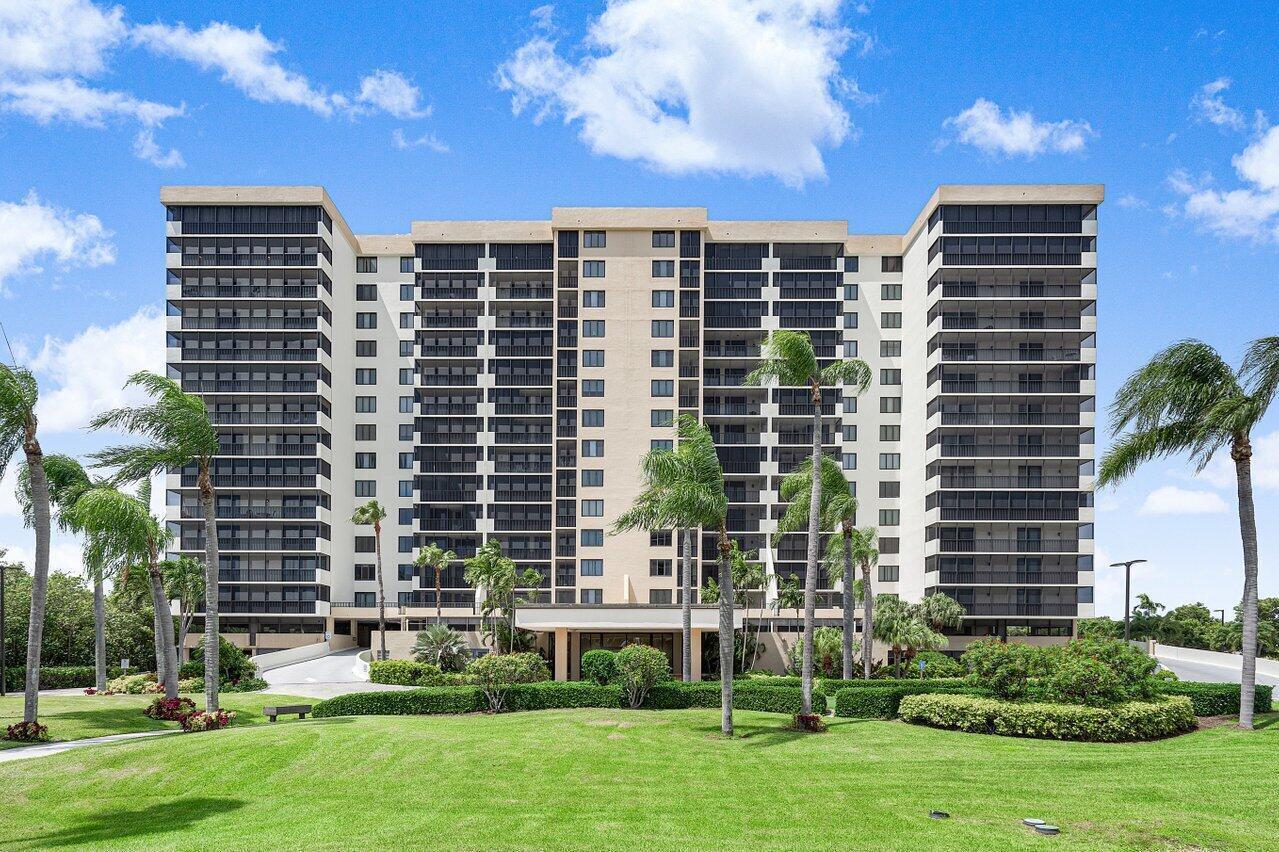Highland Beach, Florida, 33487, United States, 2 Bedrooms Bedrooms, ,2 BathroomsBathrooms,Residential,For Sale,1912479