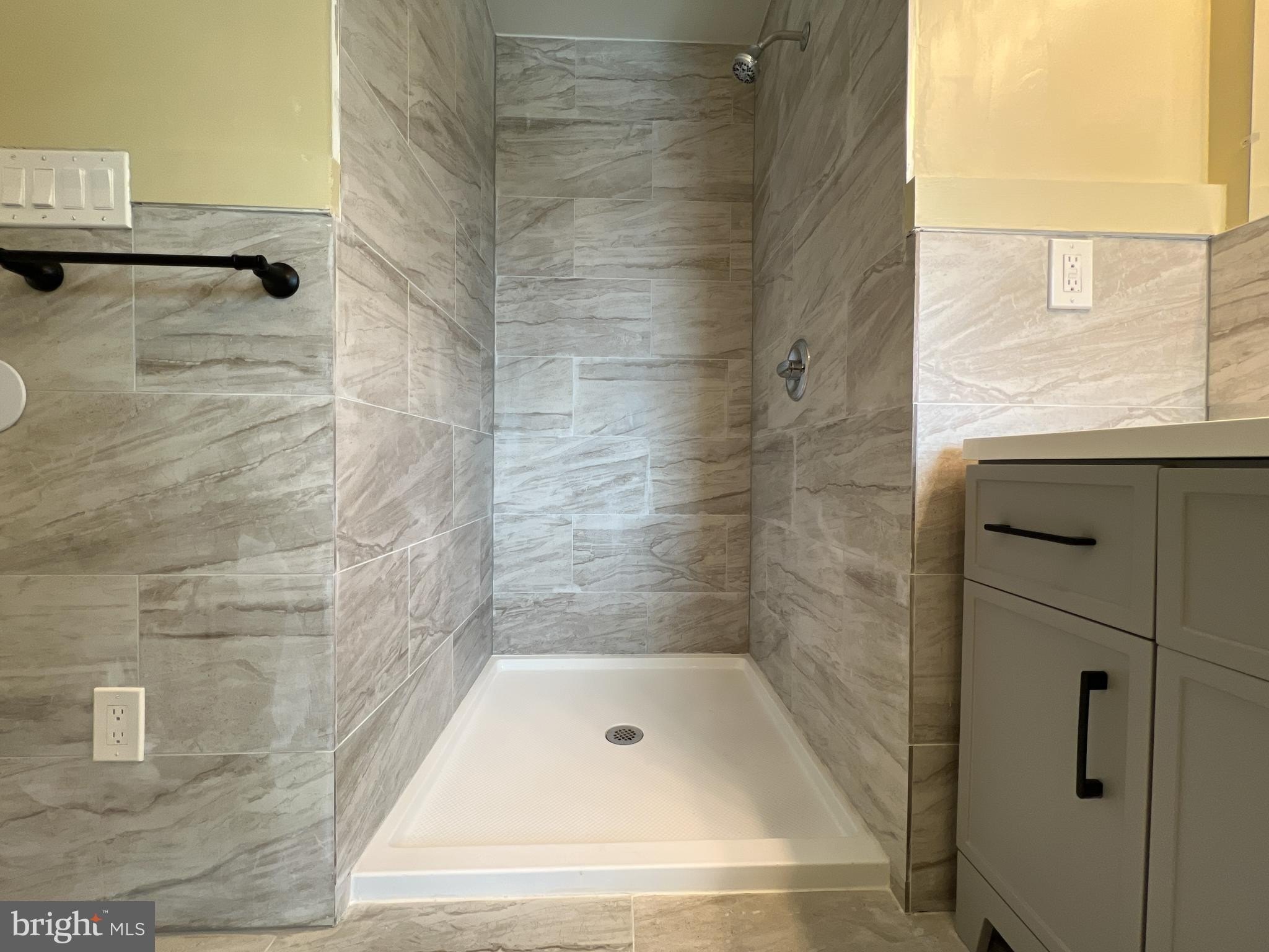 PASADENA, Maryland, 21122, United States, 4 Bedrooms Bedrooms, ,4 BathroomsBathrooms,Residential,For Sale,1975011