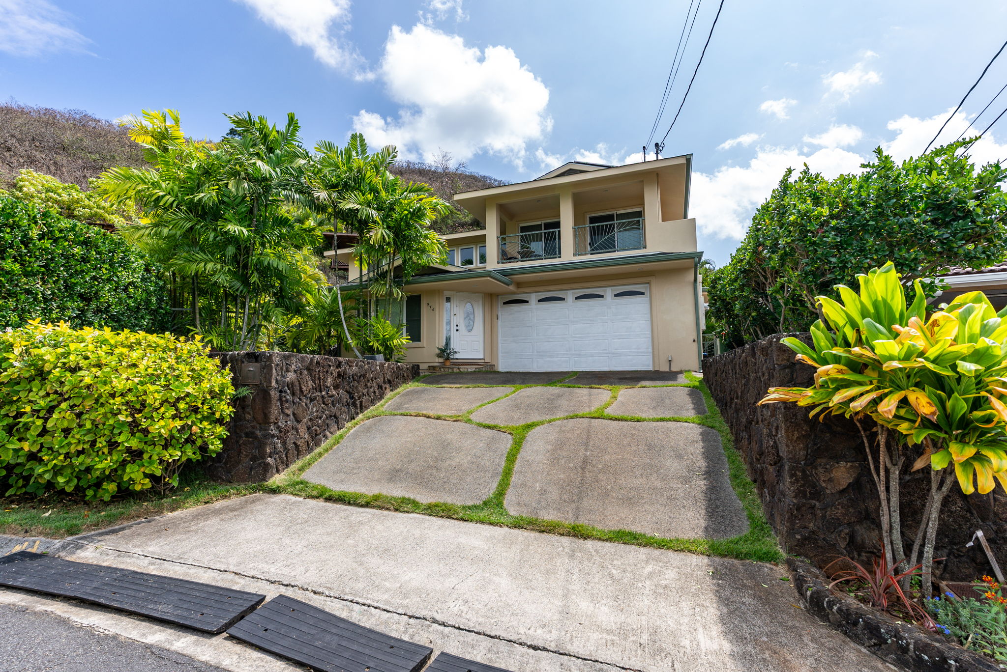 Kailua, Hawaii, 96734, United States, 6 Bedrooms Bedrooms, ,4 BathroomsBathrooms,Residential,For Sale,1981977