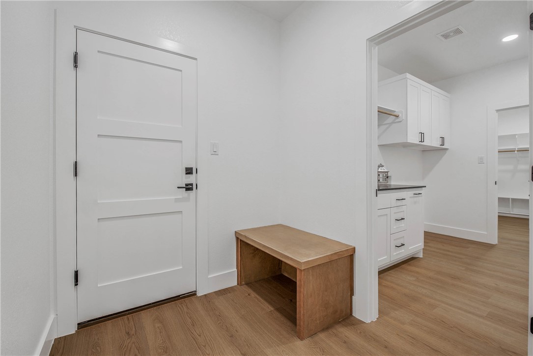 Franklin, Texas, 77856, United States, 4 Bedrooms Bedrooms, ,4 BathroomsBathrooms,Residential,For Sale,1973792